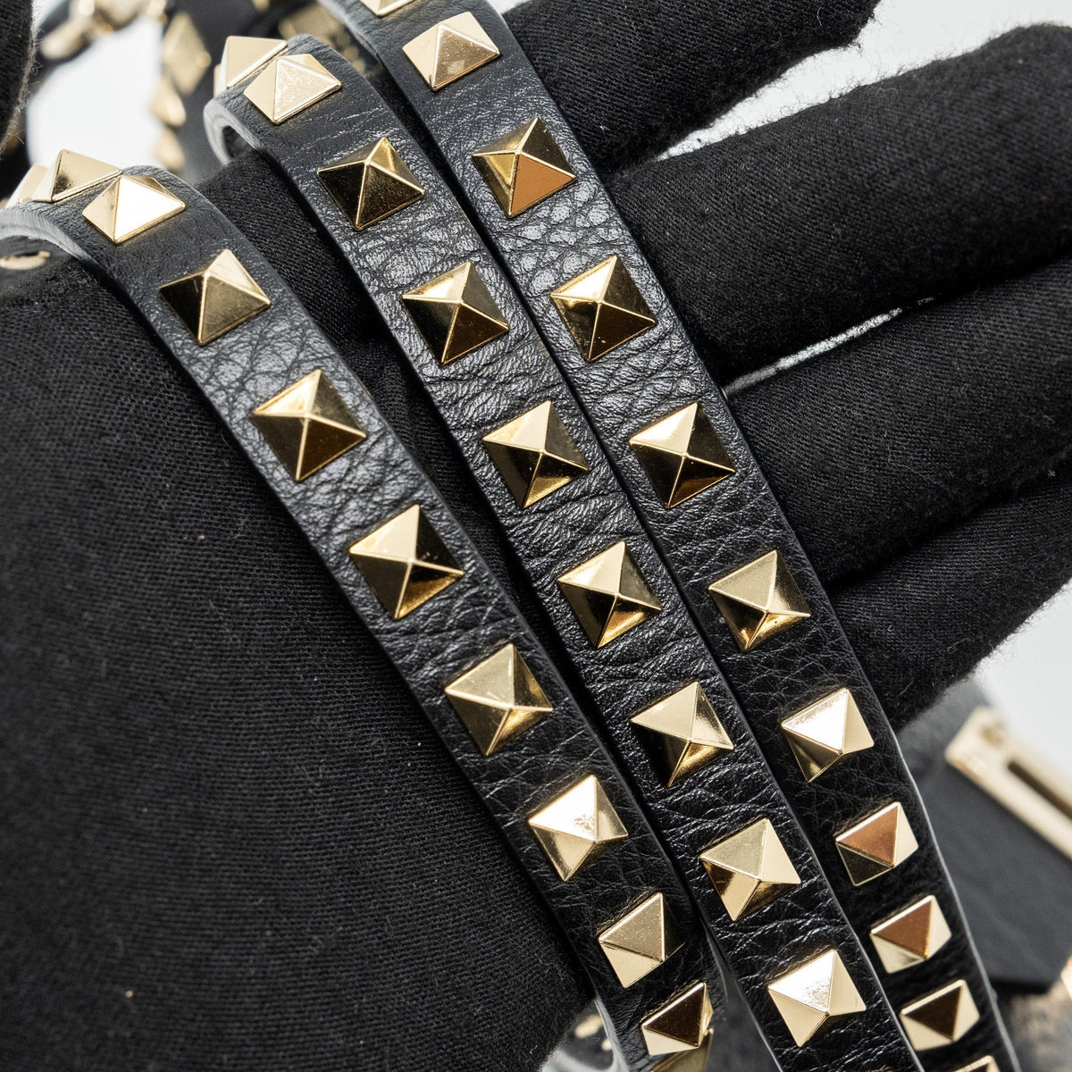 valentino-rockstud-small-top-handle-shoulder-bag-calfskin-black-lghw
