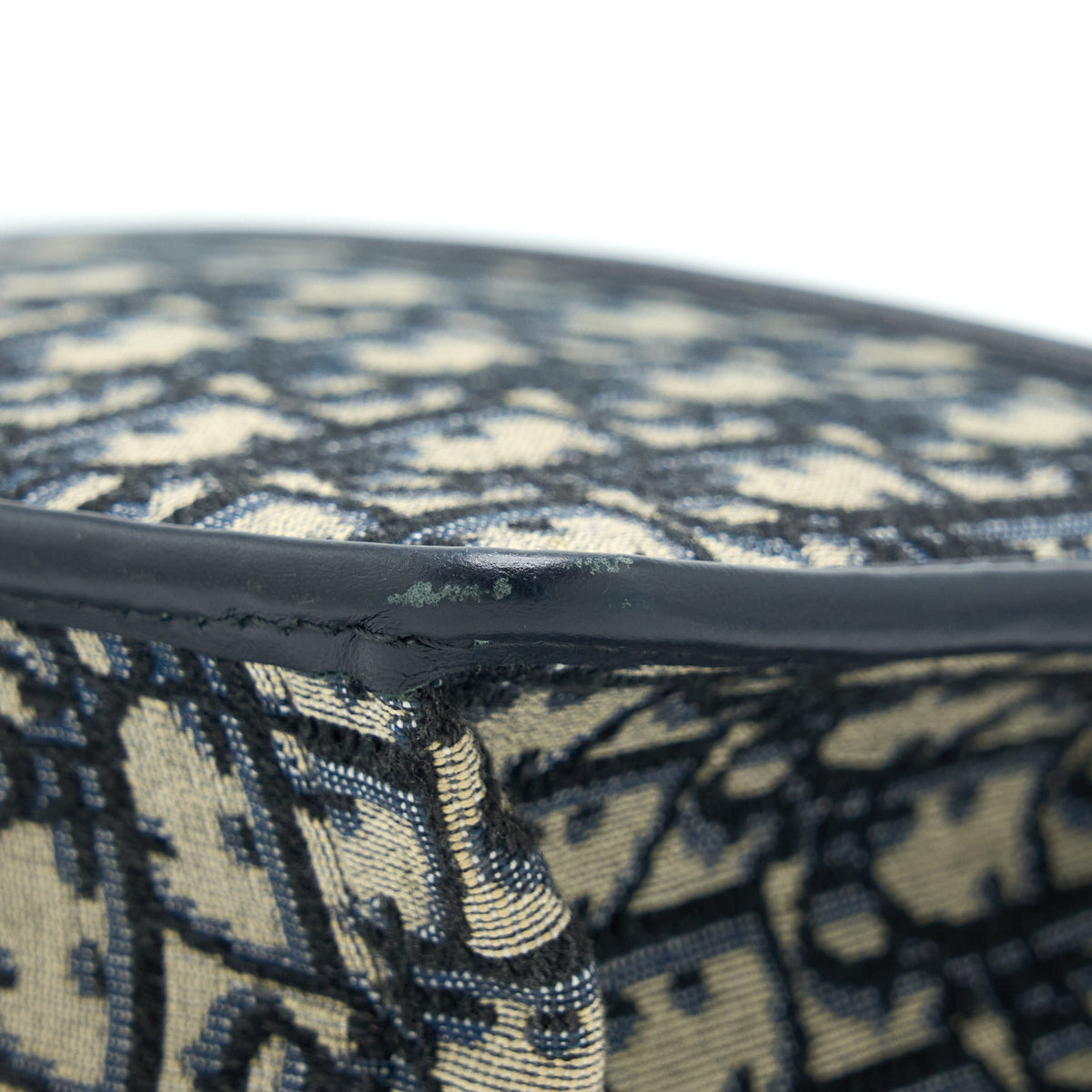 dior-montaigne-30-medium-bag-oblique-jacquard-ghw