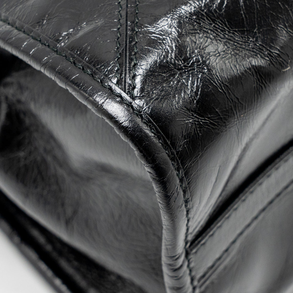 prada-bonnie-medium-leather-handbag-calfskin-black-ghw