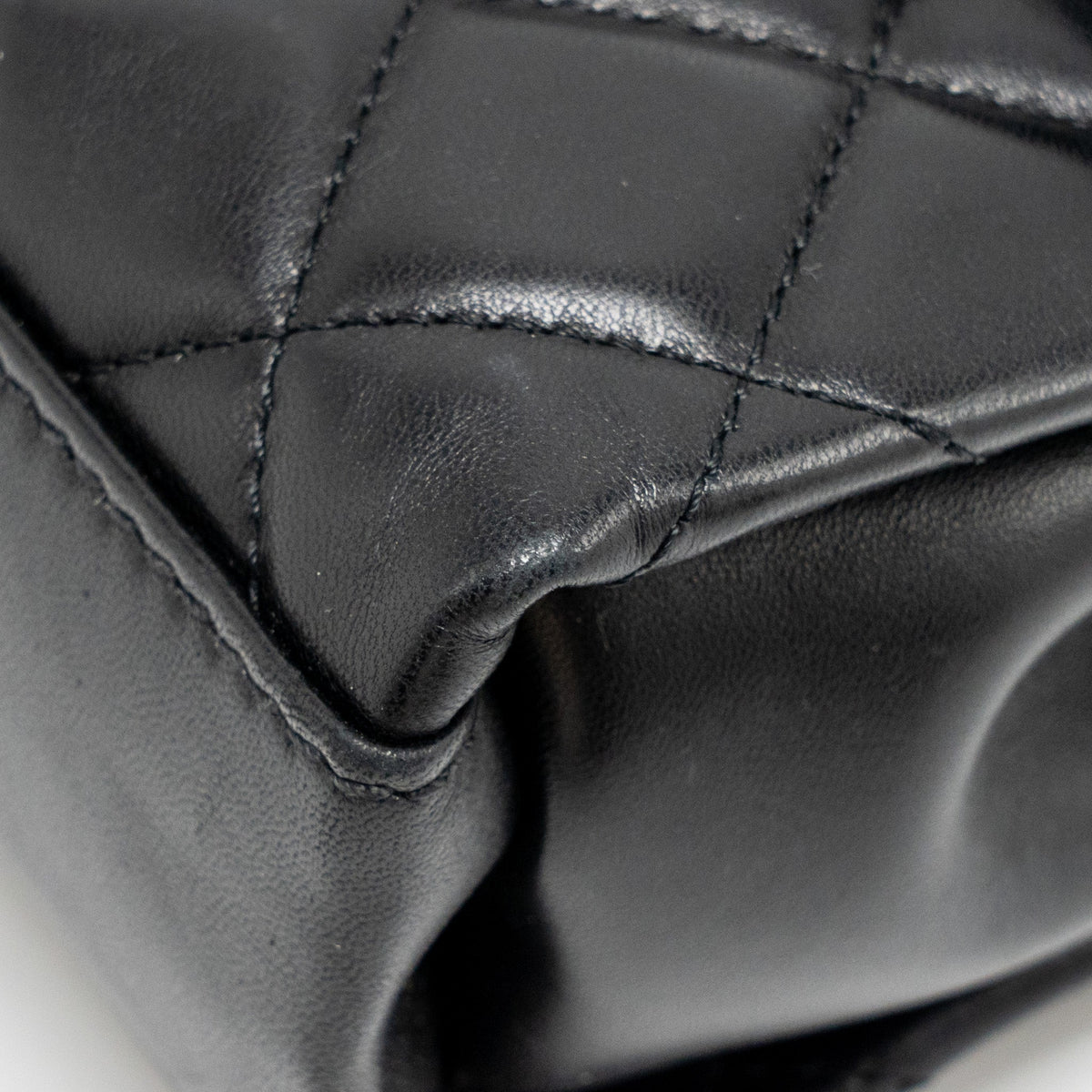 chanel-coco-loop-single-flap-bag-lambskin-black-shw-copy