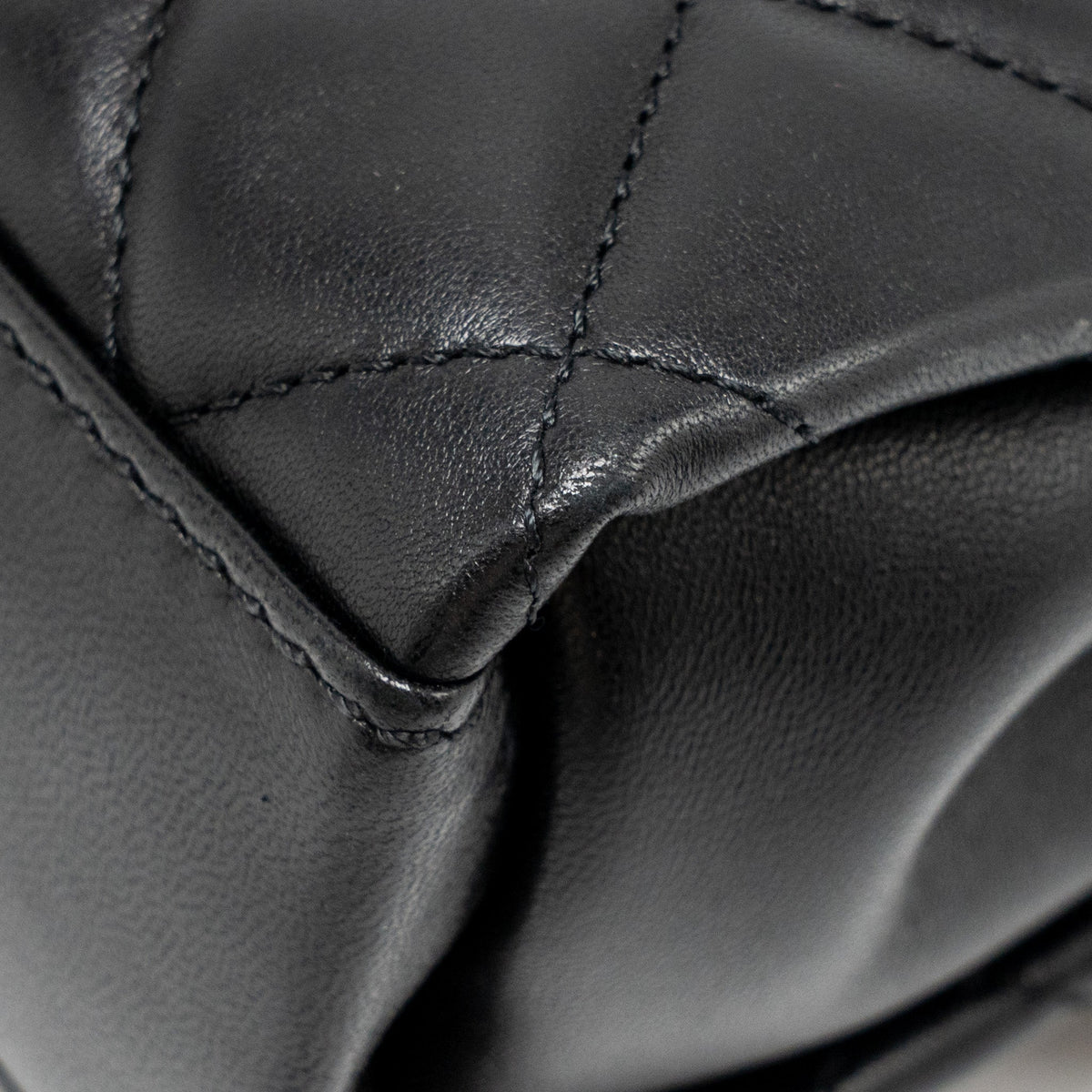 chanel-coco-loop-single-flap-bag-lambskin-black-shw-copy