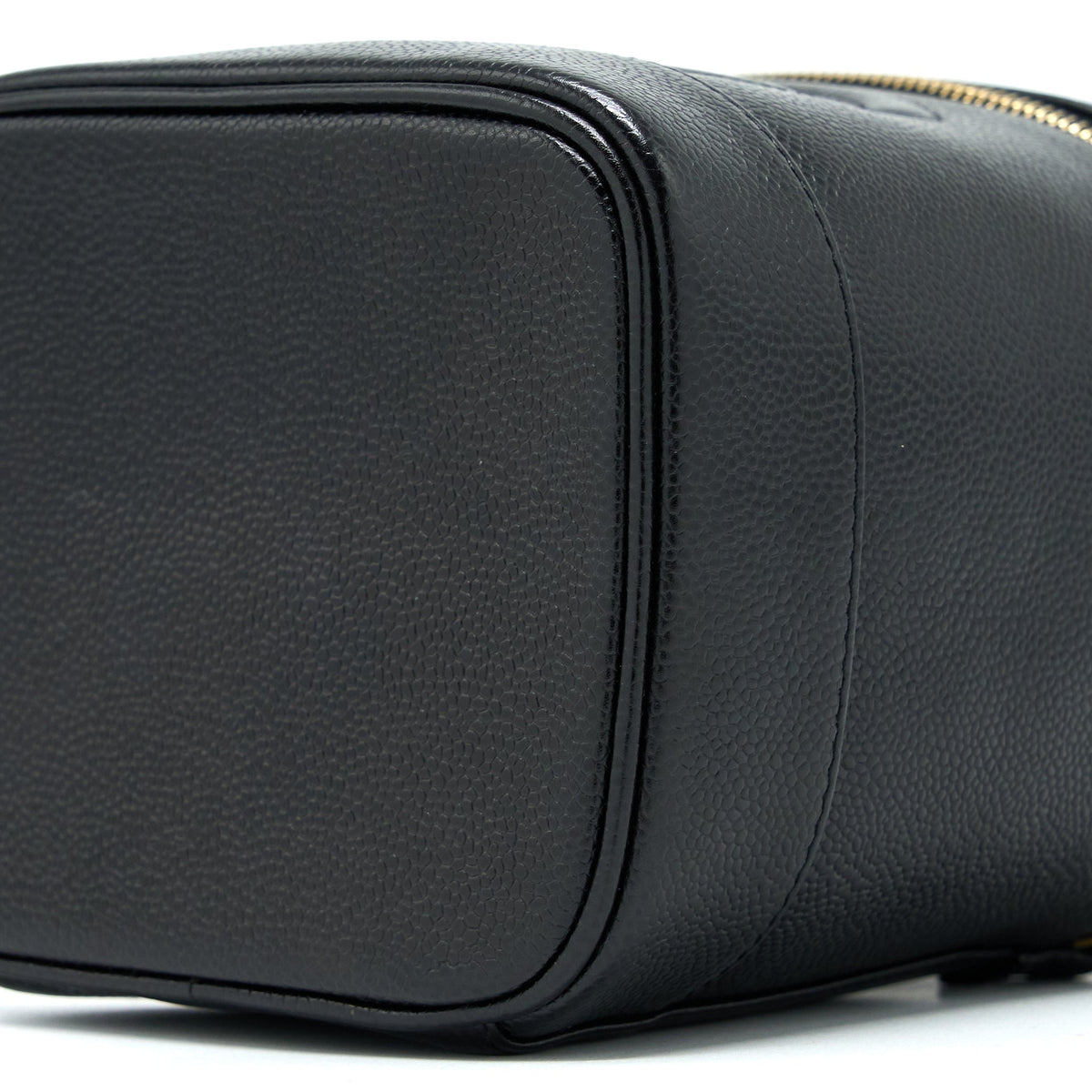 chanel-vintage-vanity-case-with-chain-caviar-black-ghw