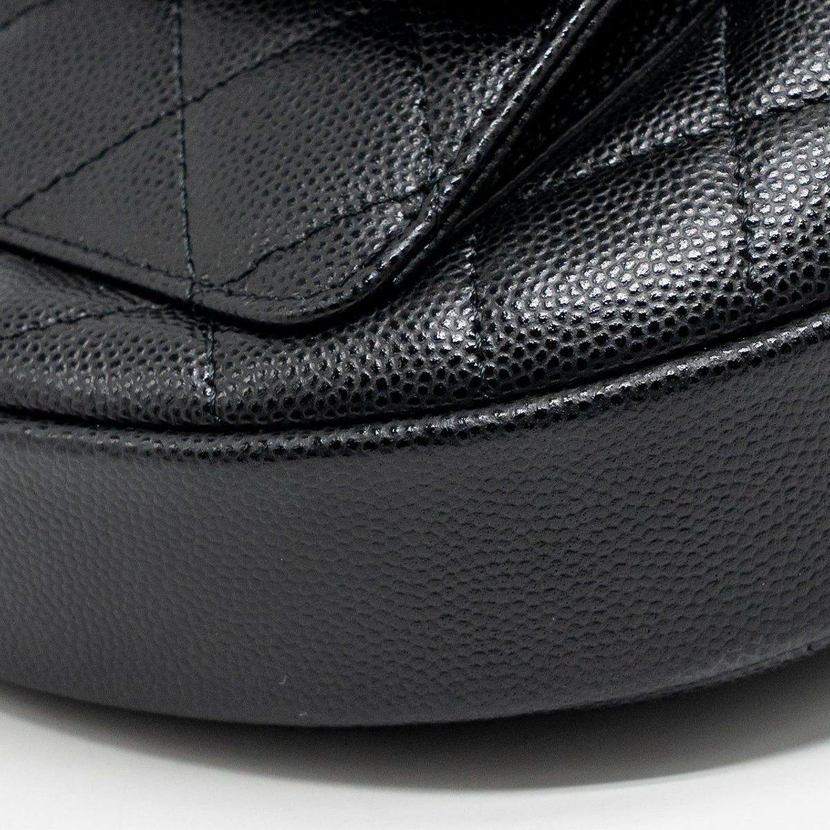 chanel-23b-round-clutch-caviar-black-lghwmicrochip