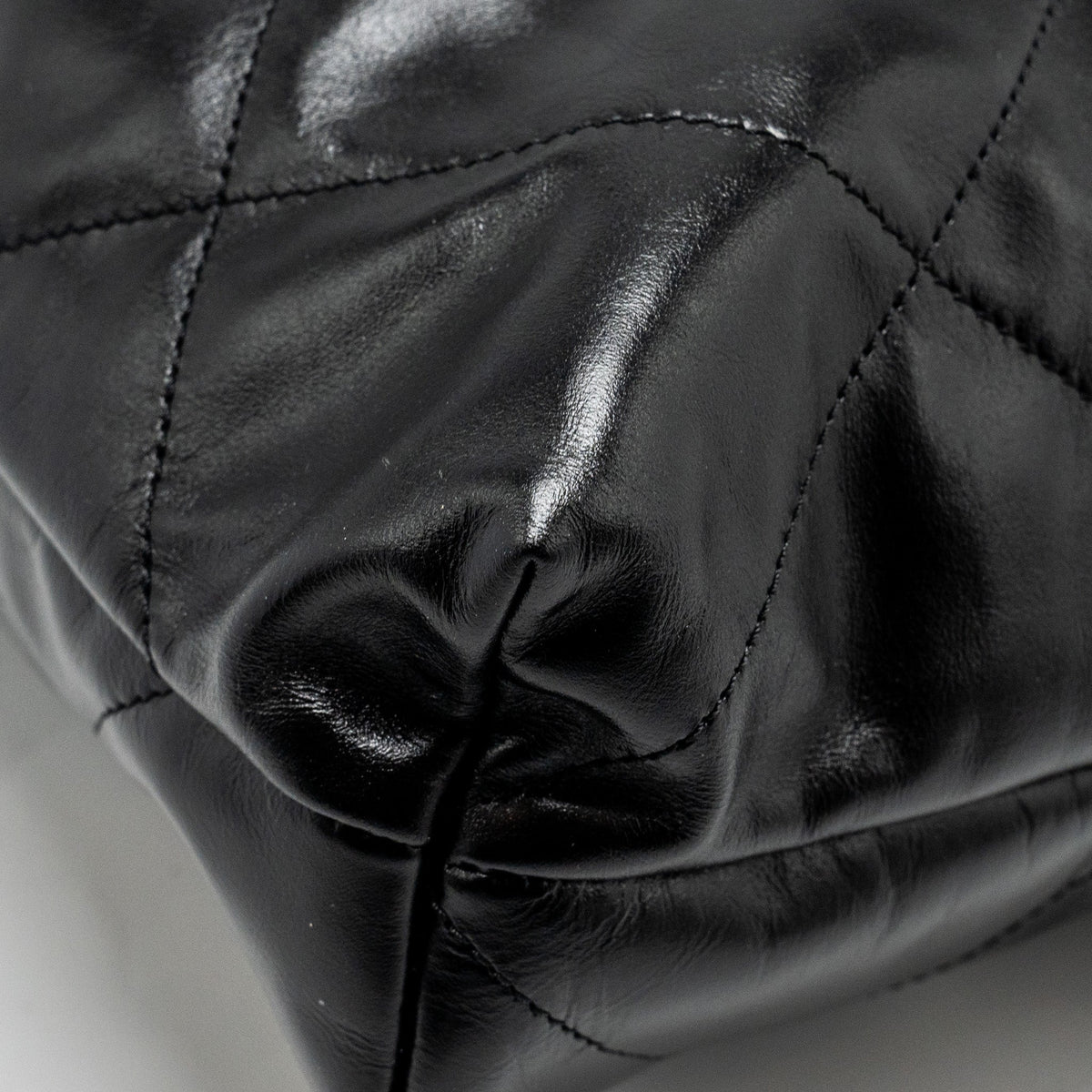 chanel-medium-22-bag-shiny-calfskin-black-ghw-microchip-copy