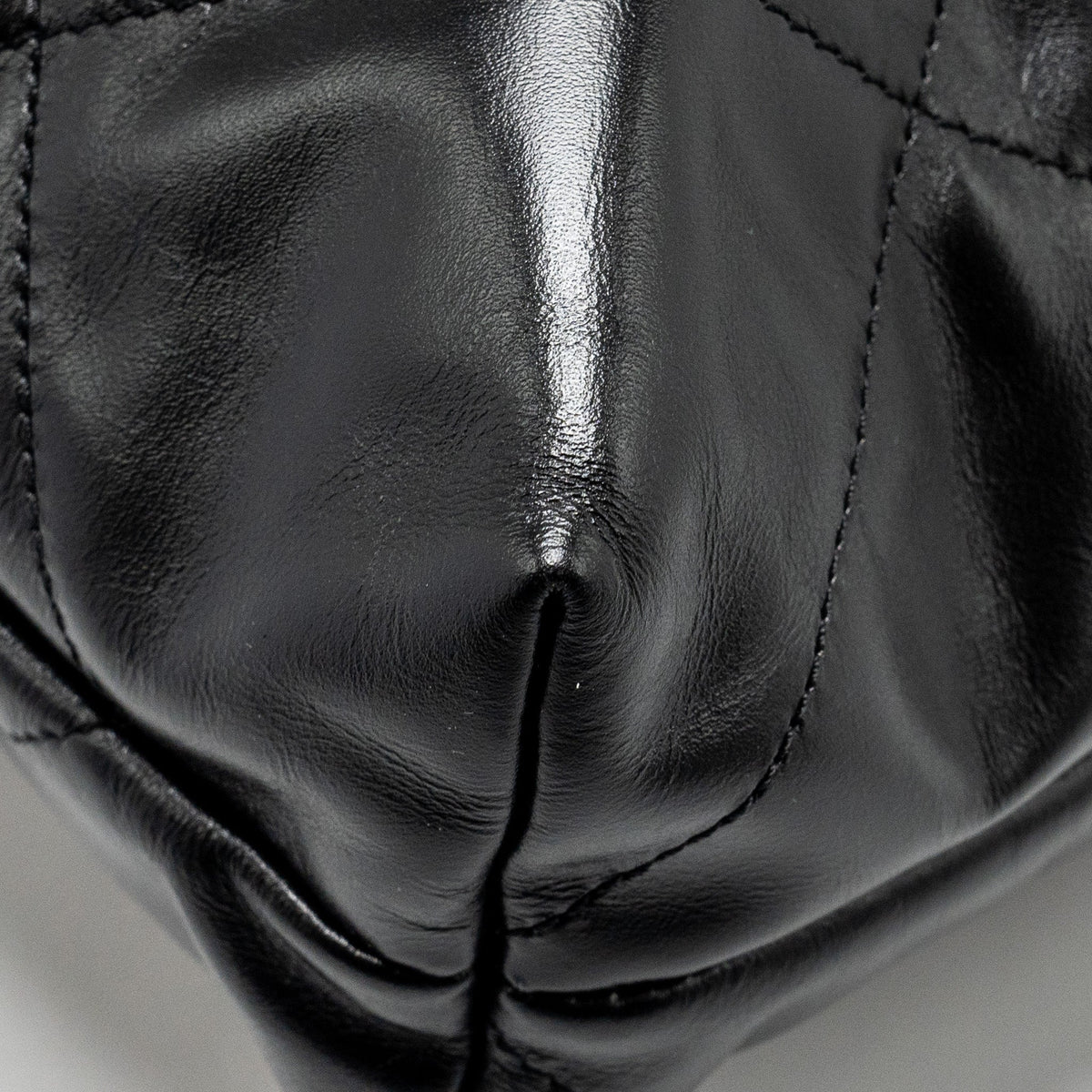 chanel-medium-22-bag-shiny-calfskin-black-ghw-microchip-copy