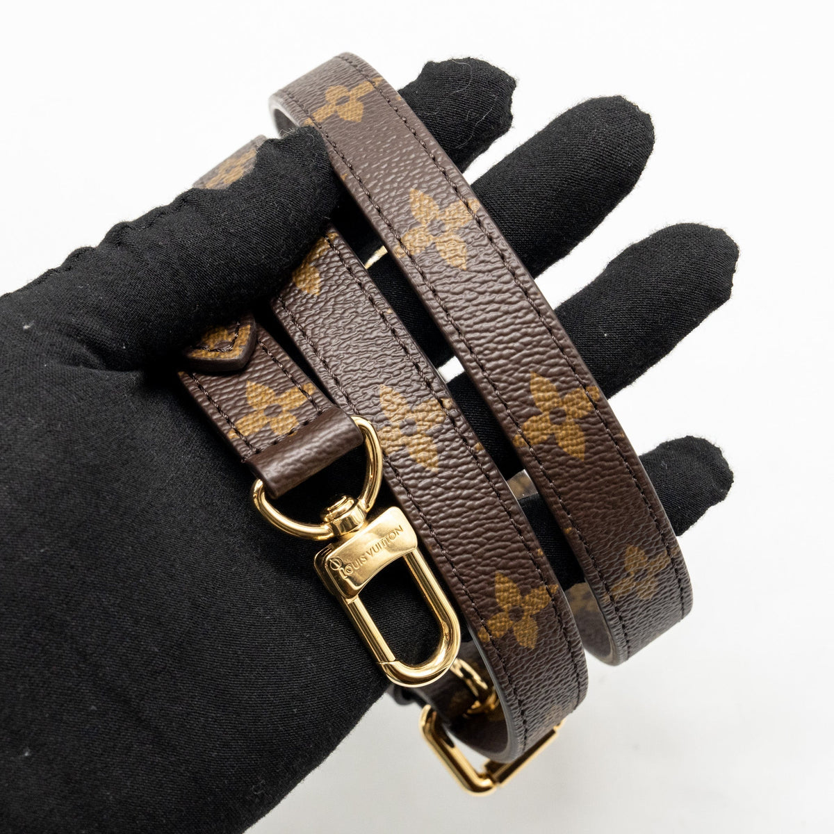louis-vuitton-pochette-metis-monogram-canvas-ghw-34