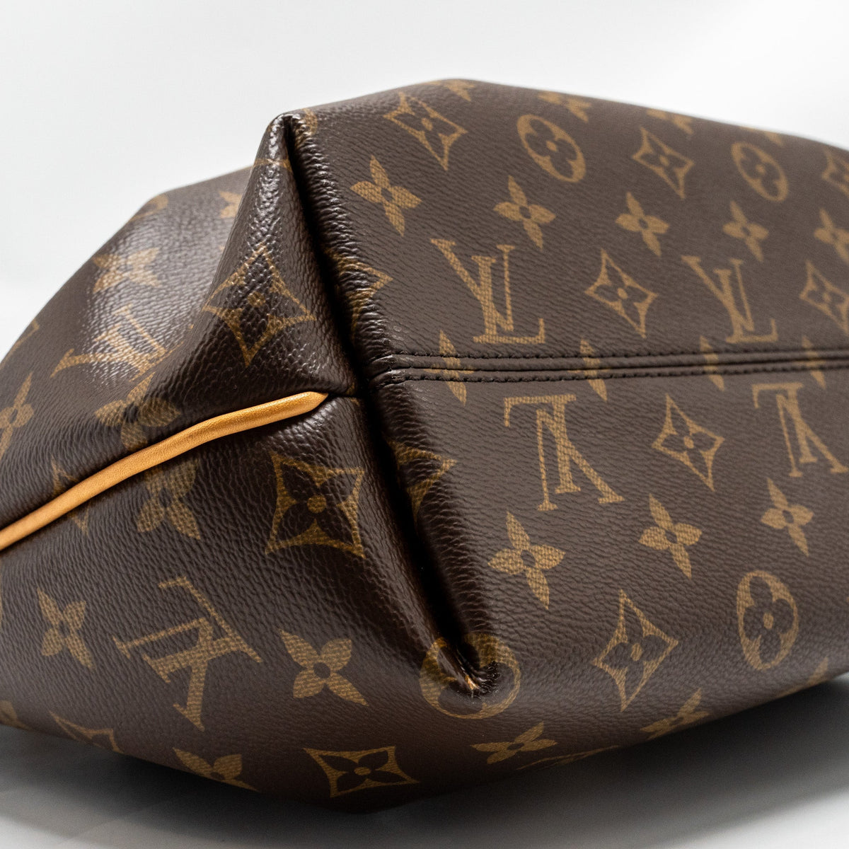 louis-vuitton-turenne-pm-bag-monogram-canvas-ghw