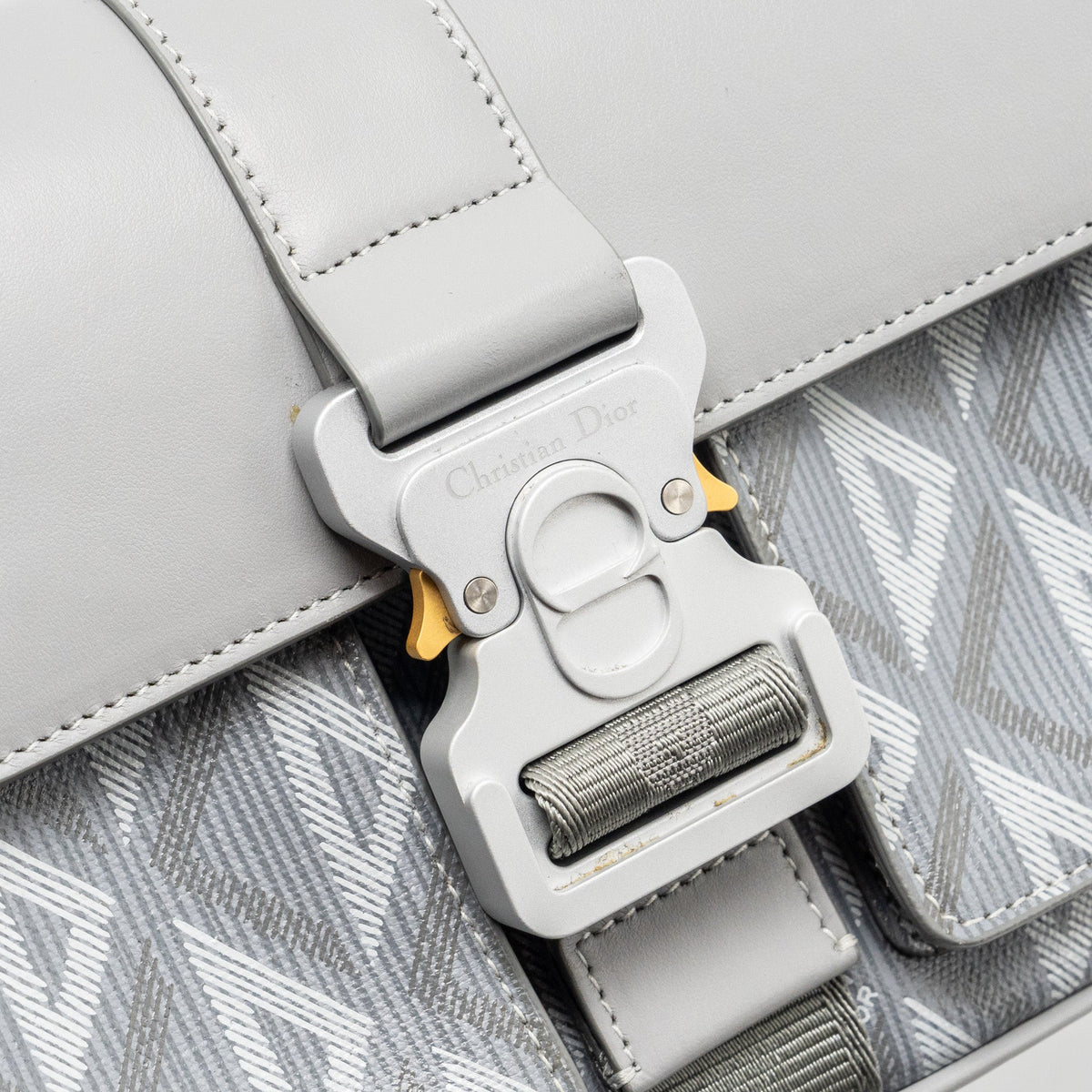 dior-hit-the-road-bag-with-strap-dior-cd-diamond-canvas-grey-with-multicolour-hardware