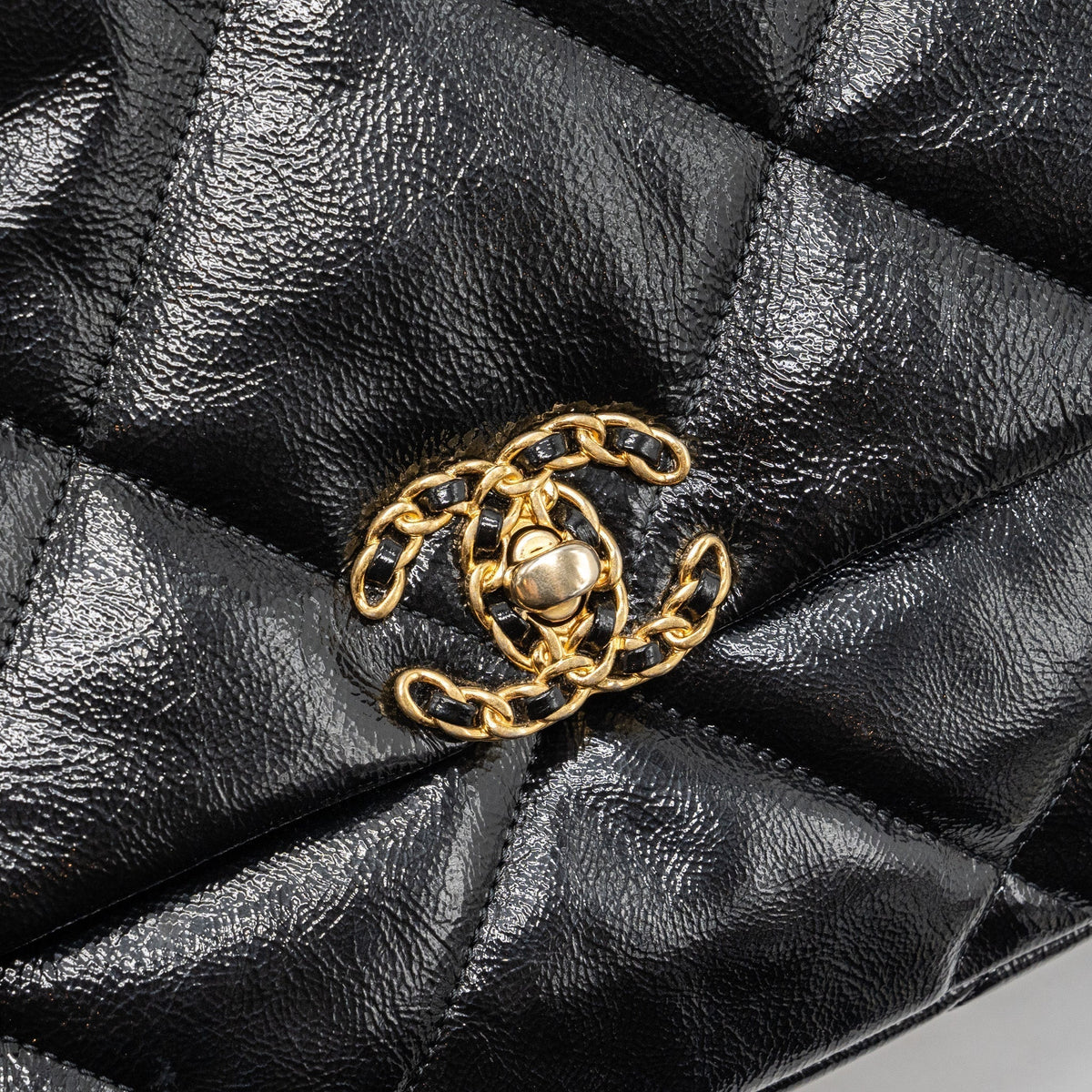 chanel-medium-19-bag-shiny-calfskin-black-multicolor-hardware