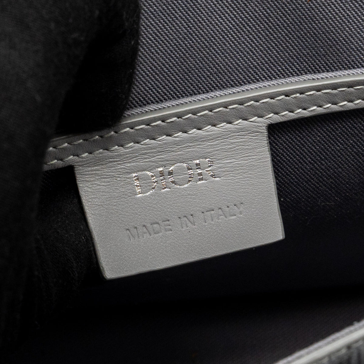 dior-hit-the-road-bag-with-strap-dior-cd-diamond-canvas-grey-with-multicolour-hardware