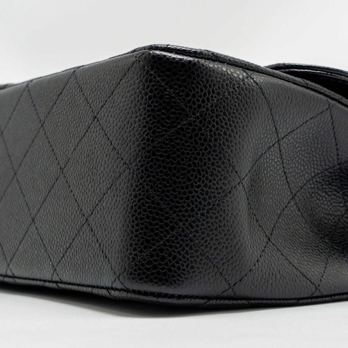 chanel-jumbo-classic-double-flap-bag-caviar-black-ghw-10