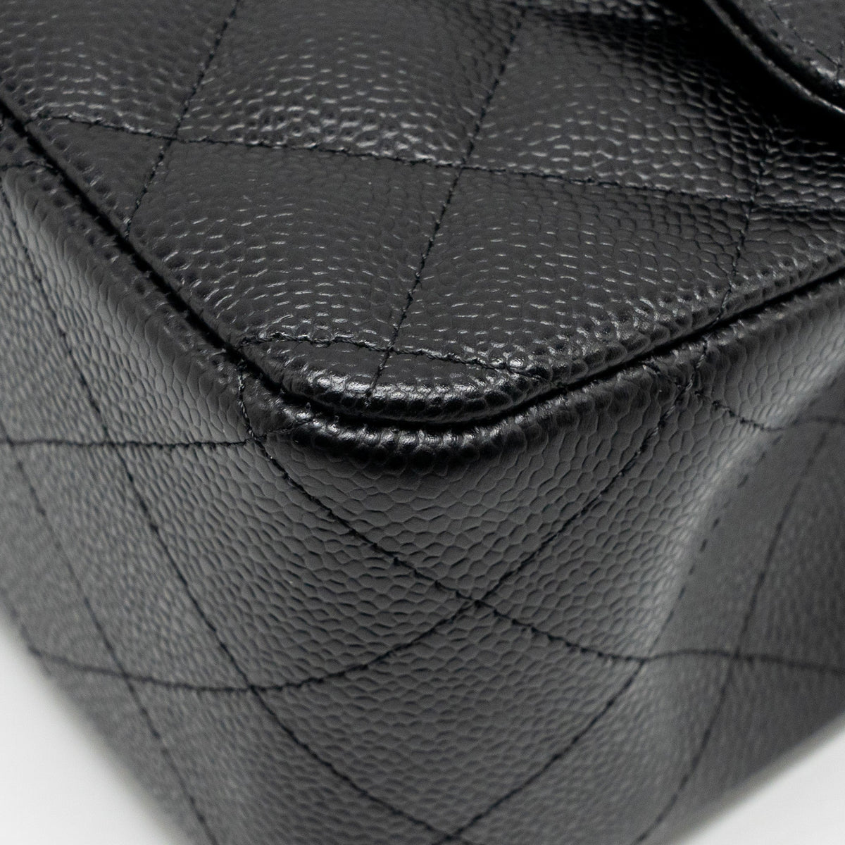 chanel-jumbo-classic-double-flap-bag-caviar-black-ghw-10