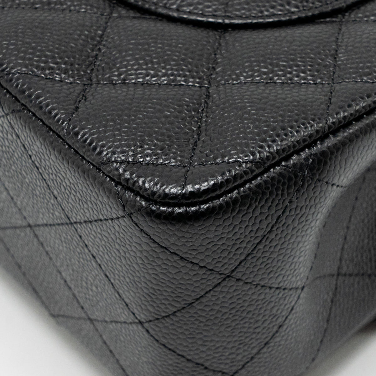 chanel-jumbo-classic-double-flap-bag-caviar-black-ghw-10