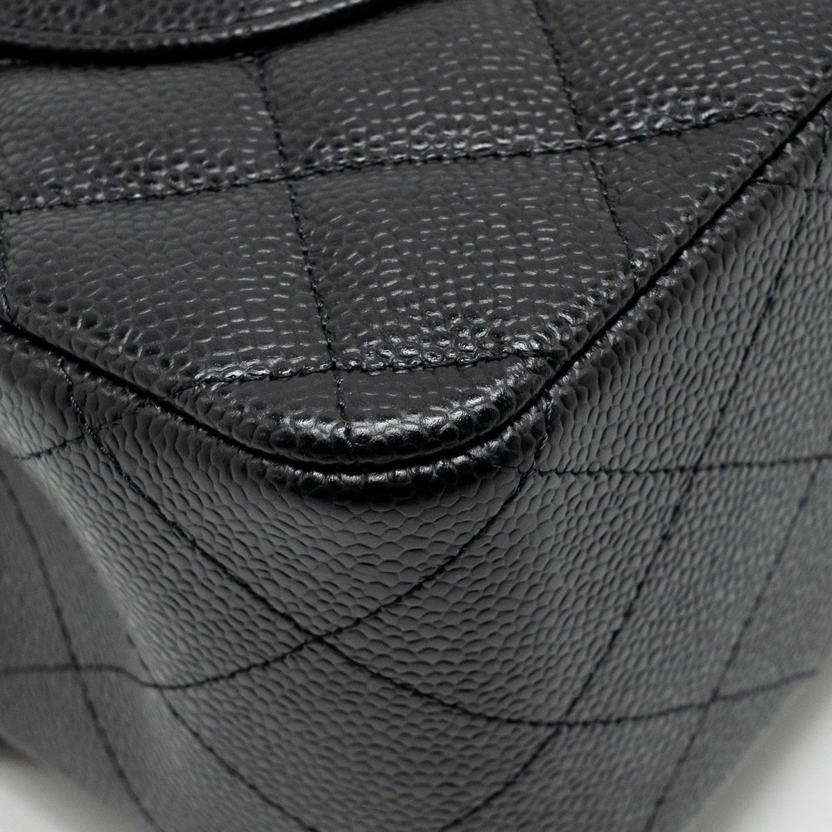 chanel-jumbo-classic-double-flap-bag-caviar-black-ghw-10