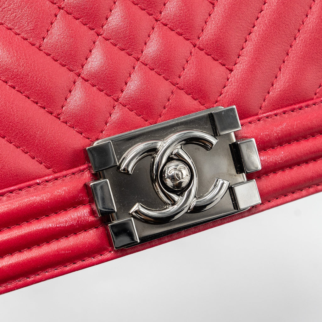 chanel-small-boy-bag-calfskin-red-shw