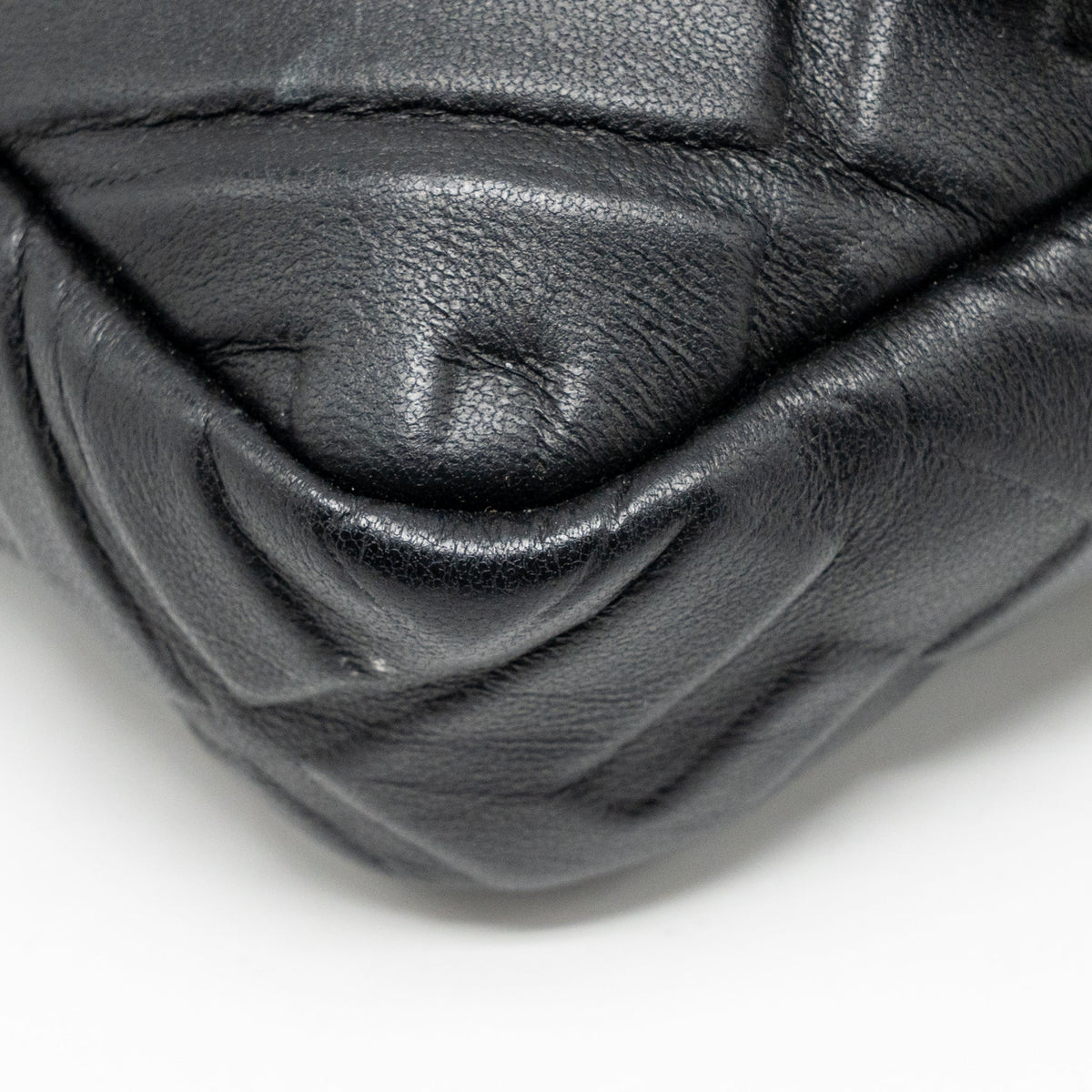 fendi-mini-baguette-bag-ff-motif-lambskin-black-ghw