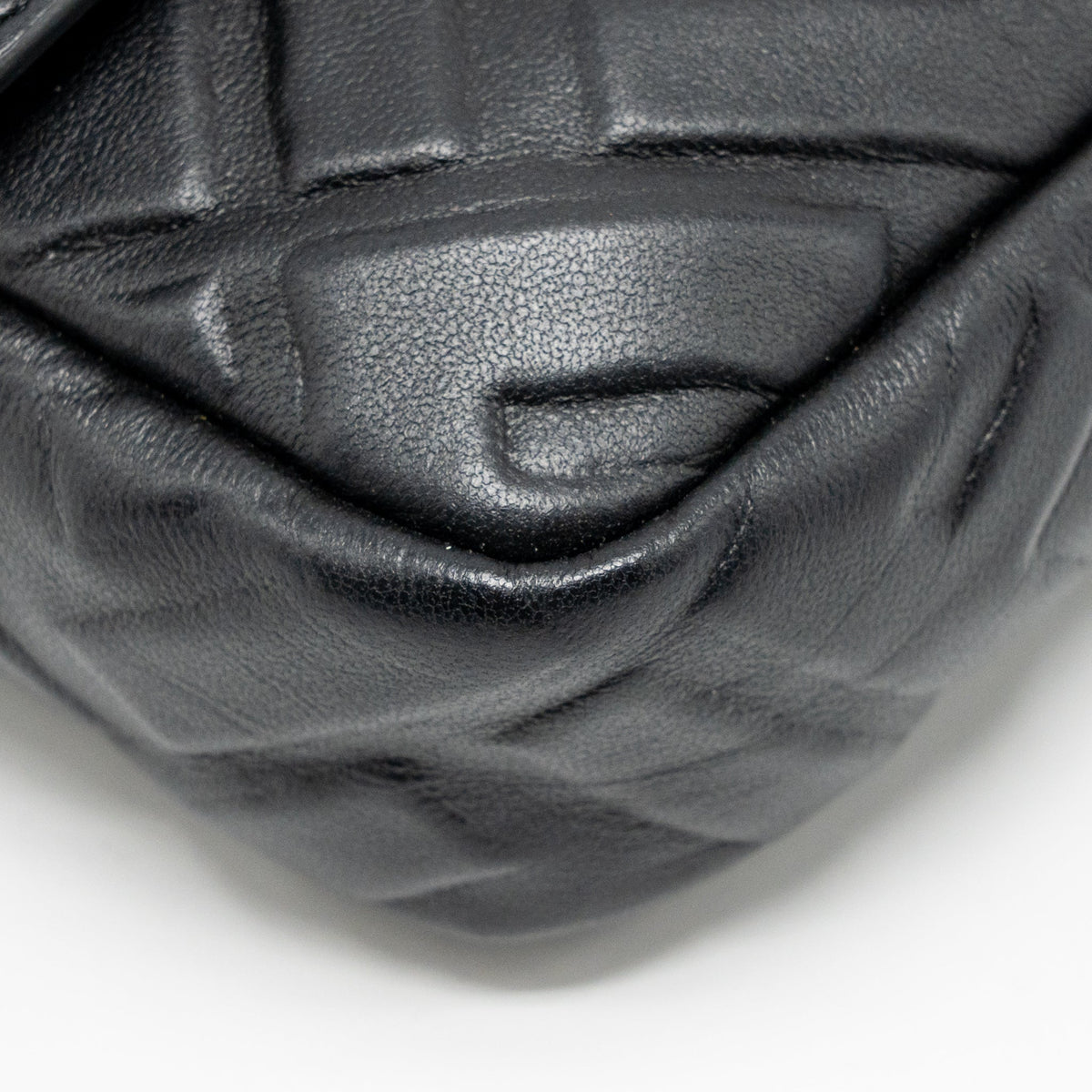 fendi-mini-baguette-bag-ff-motif-lambskin-black-ghw