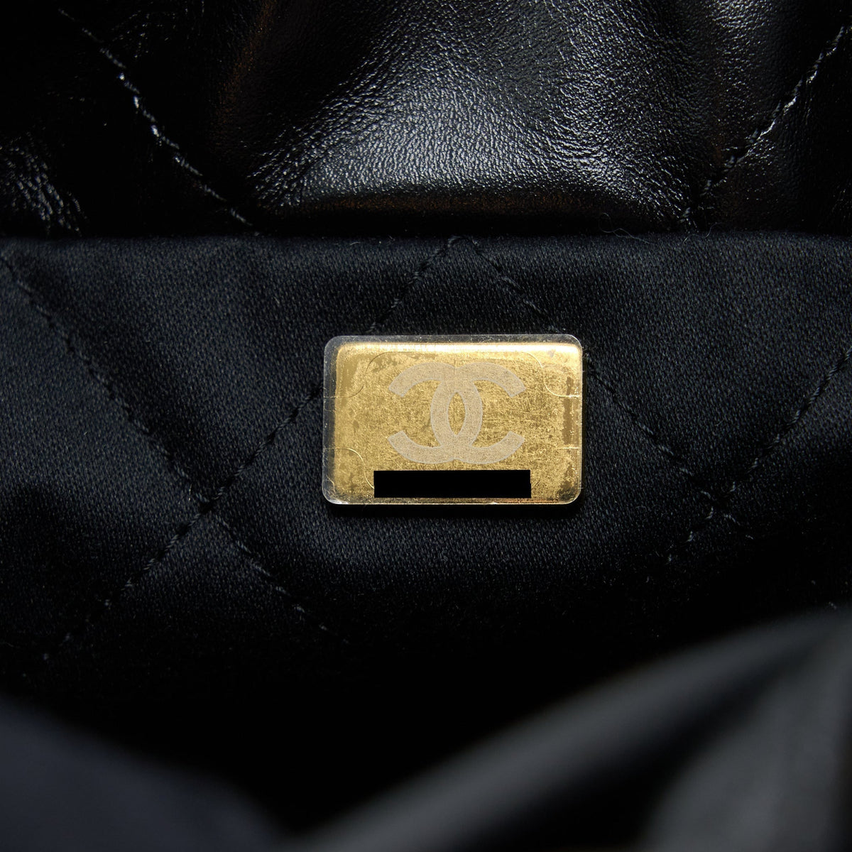 chanel-mini-22-bag-shiny-calfskin-black-brushed-ghw-microchip