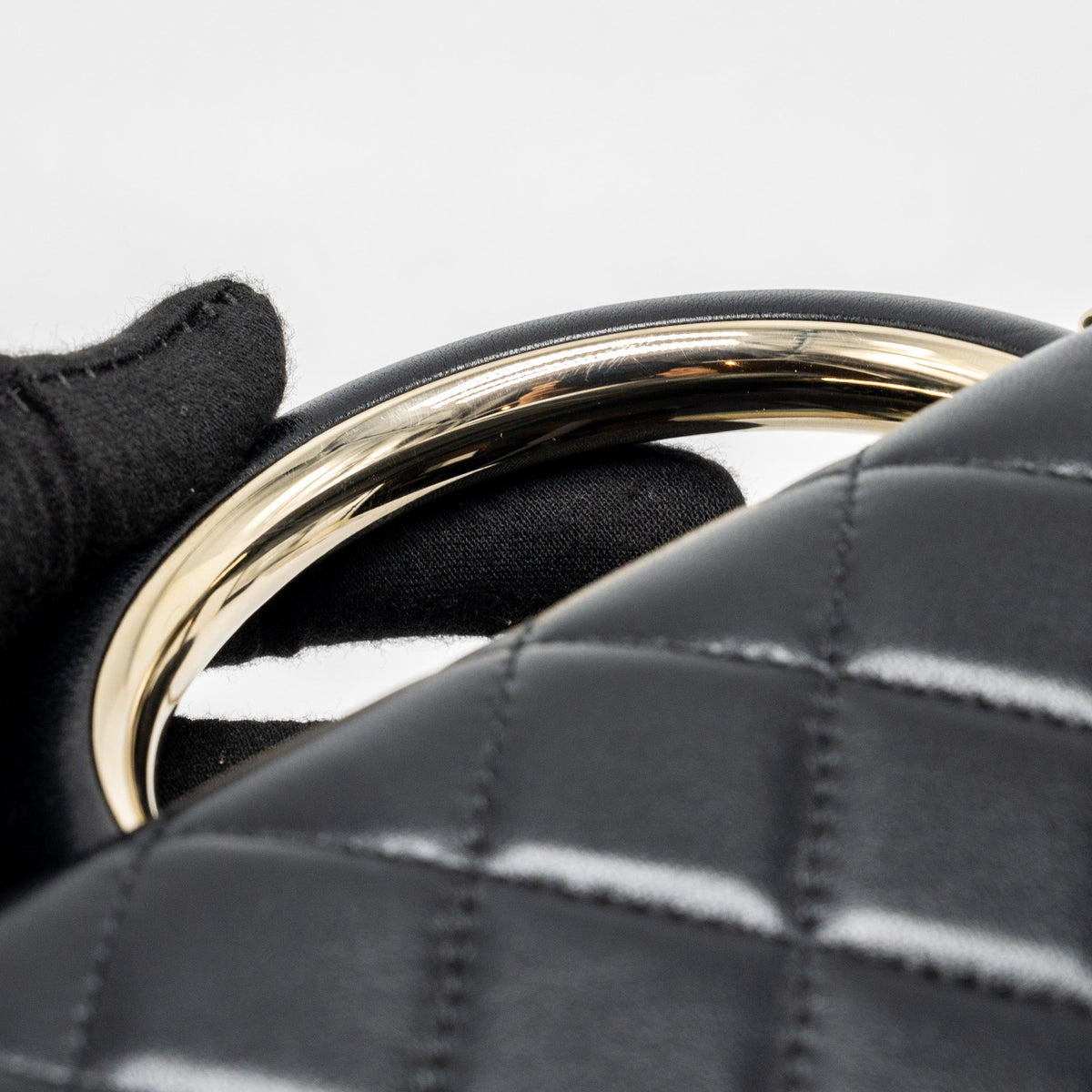 chanel-leather-top-handle-wallet-on-chain-lambskin-black-lghw-microchip-1