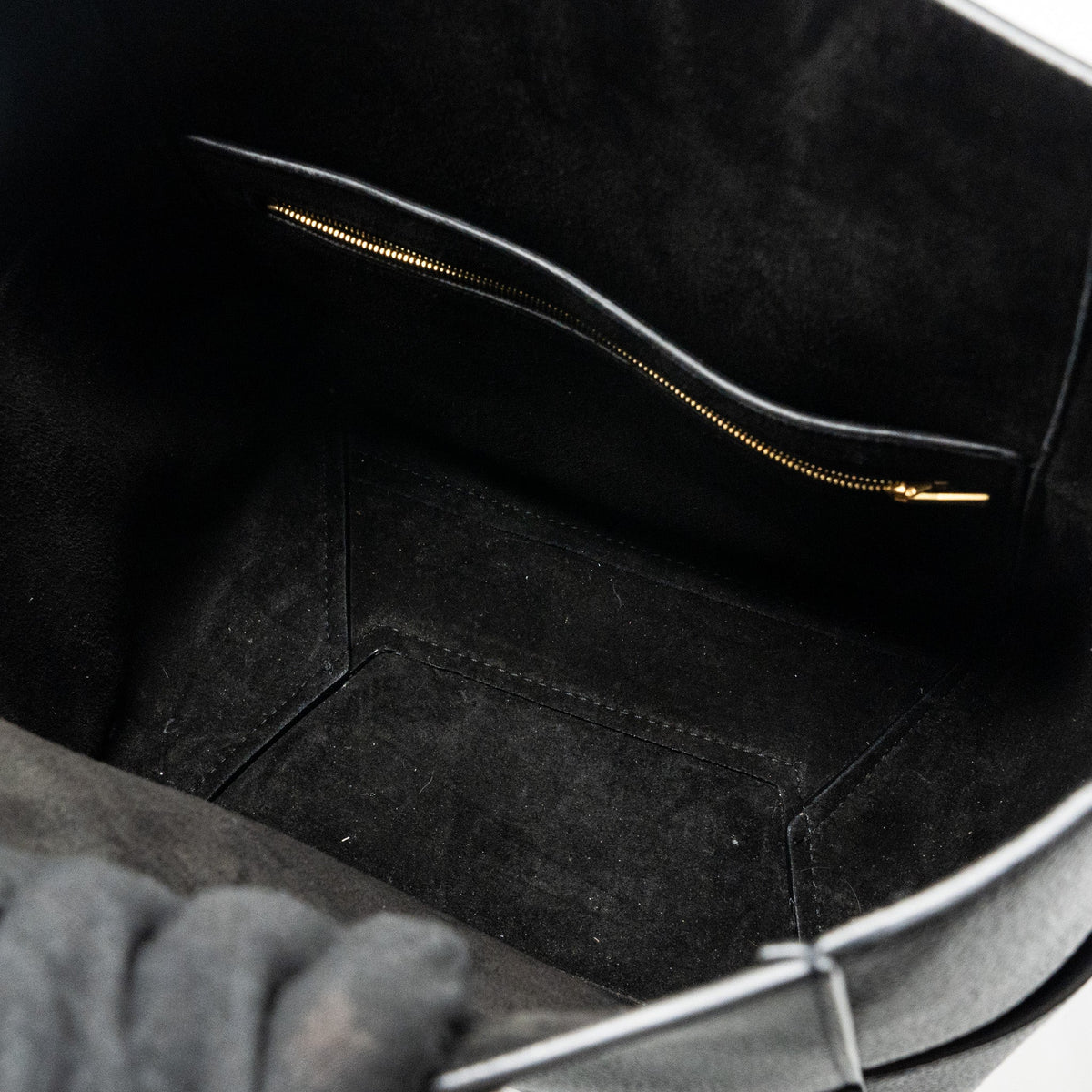 celine-sangle-bucket-bag-grained-calfskin-black-ghw