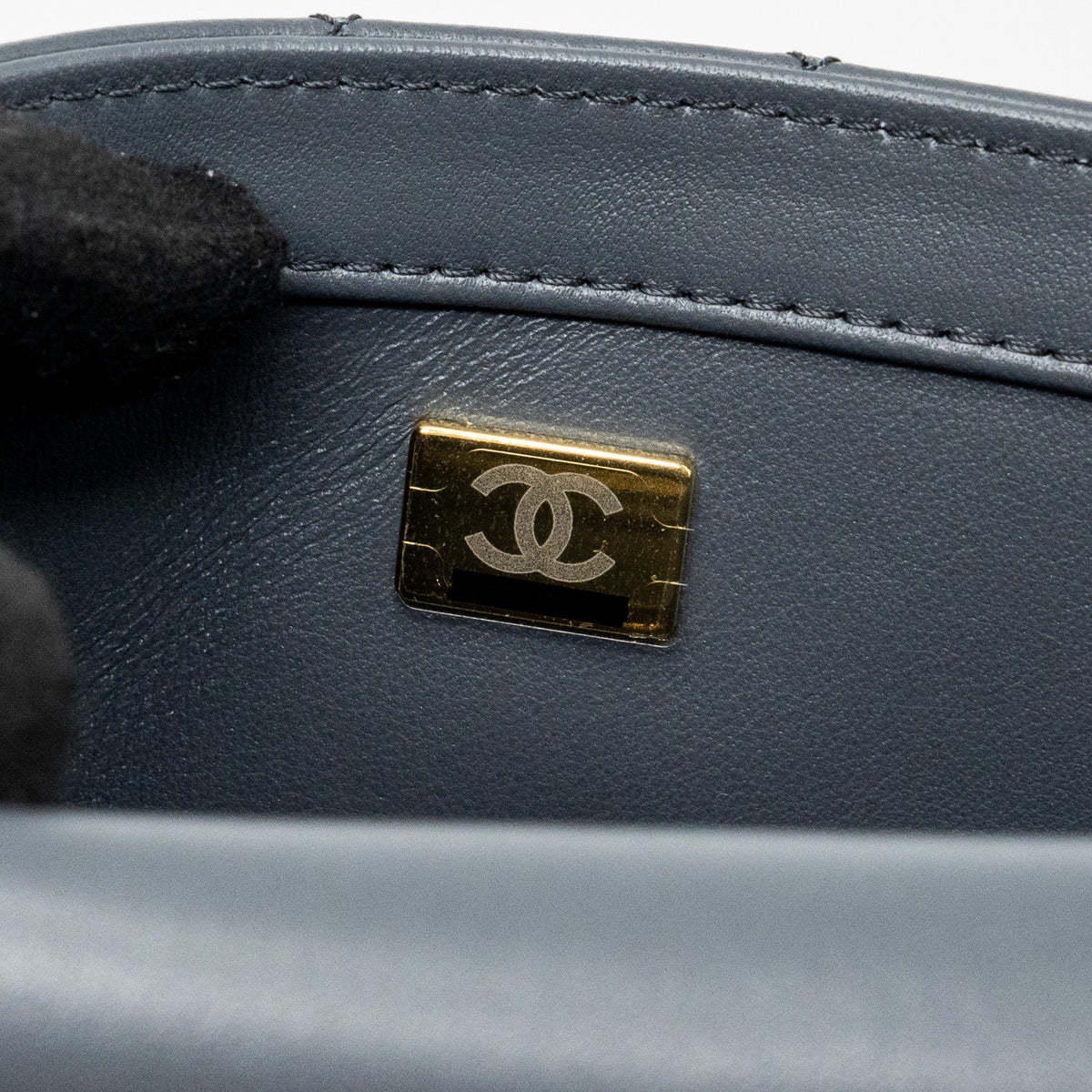 chanel-pearl-crush-mini-rectangular-flap-bag-dark-grey-ghw-microchip