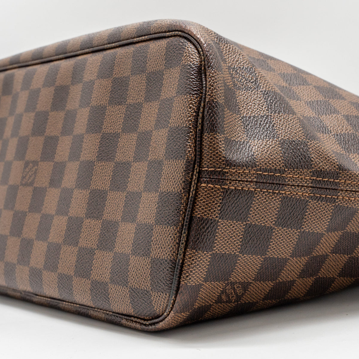 louis-vuitton-neverfull-mm-damier-ebene-canvas-ghw-4