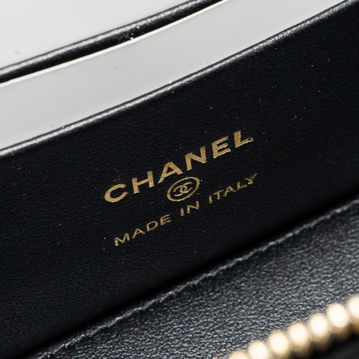 chanel-22k-gold-pillar-adjustable-chain-long-vanity-lambskin-black-ghw-microchip-2