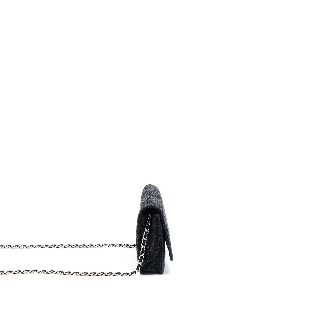 chanel-seasonal-wallet-on-chain-fabric-black-shw