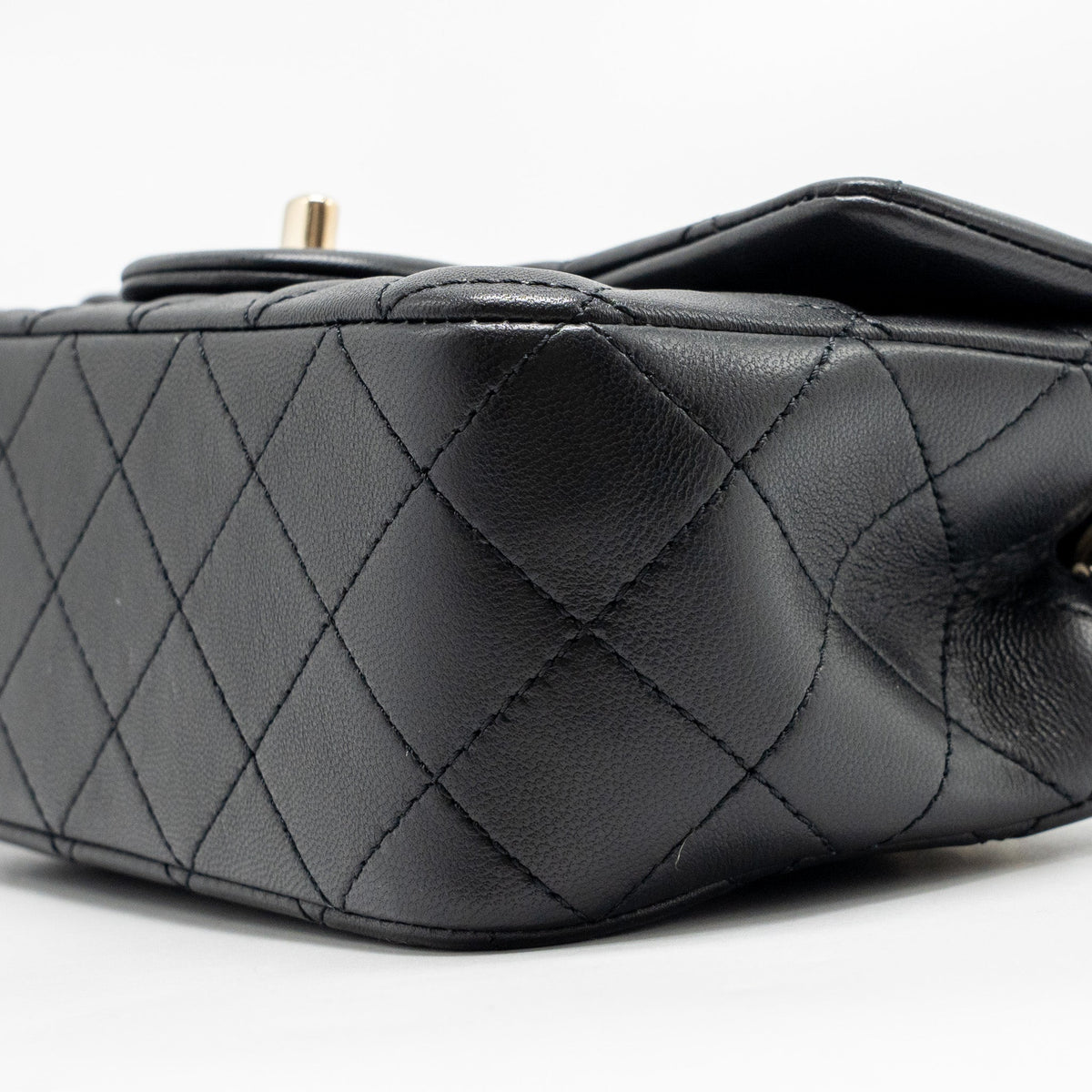 chanel-pearl-crush-mini-rectangular-lambskin-black-lghw-microchip