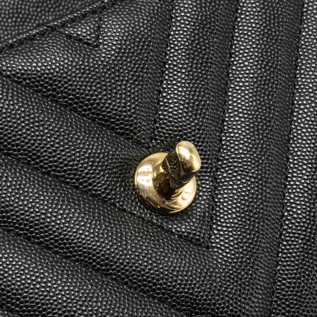chanel-small-coco-handle-chevron-caviar-black-lghw-1