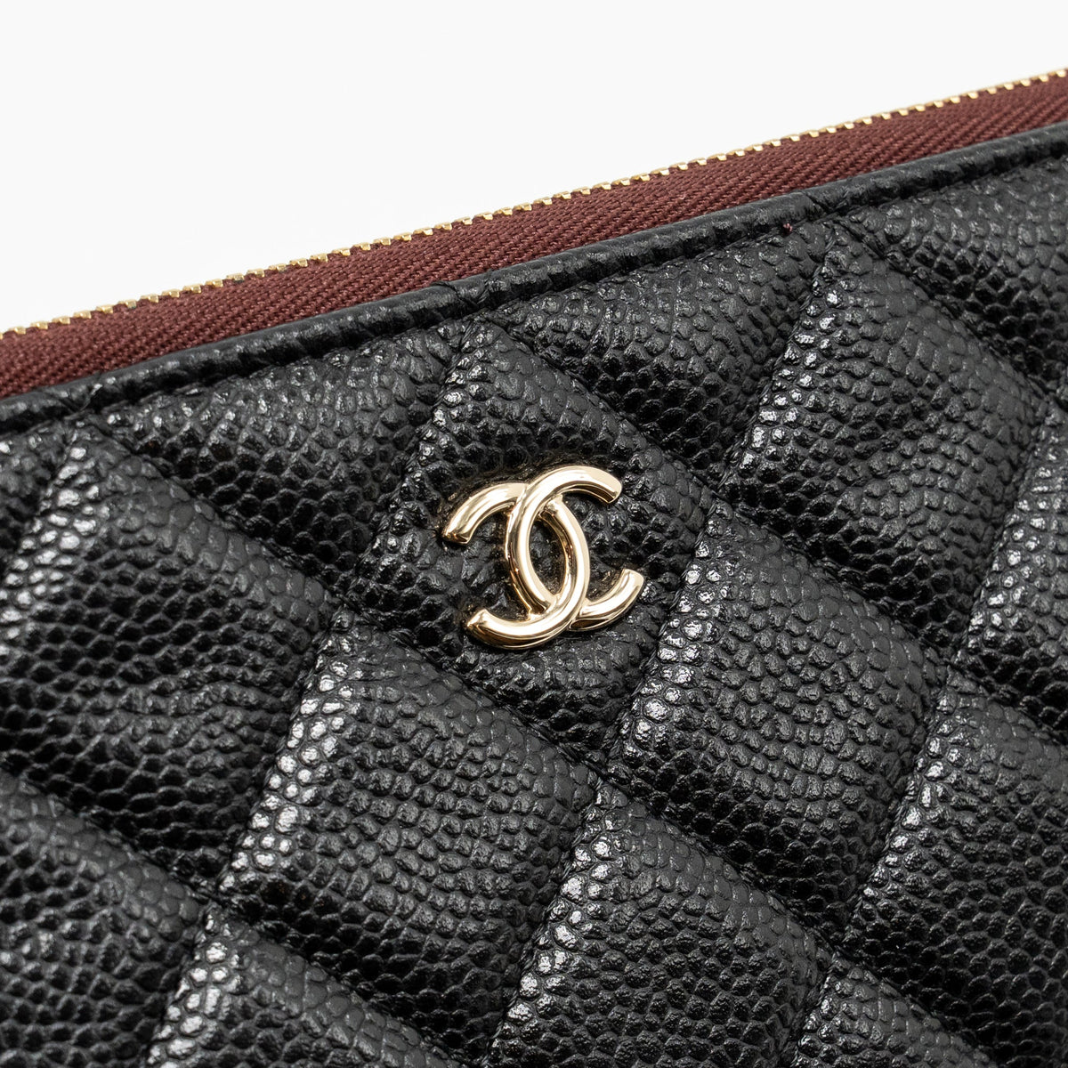 chanel-classic-zipped-pouch-caviar-black-lghw