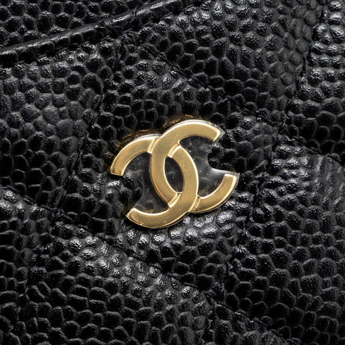 chanel-classic-card-holder-caviar-black-ghw-microchip-1