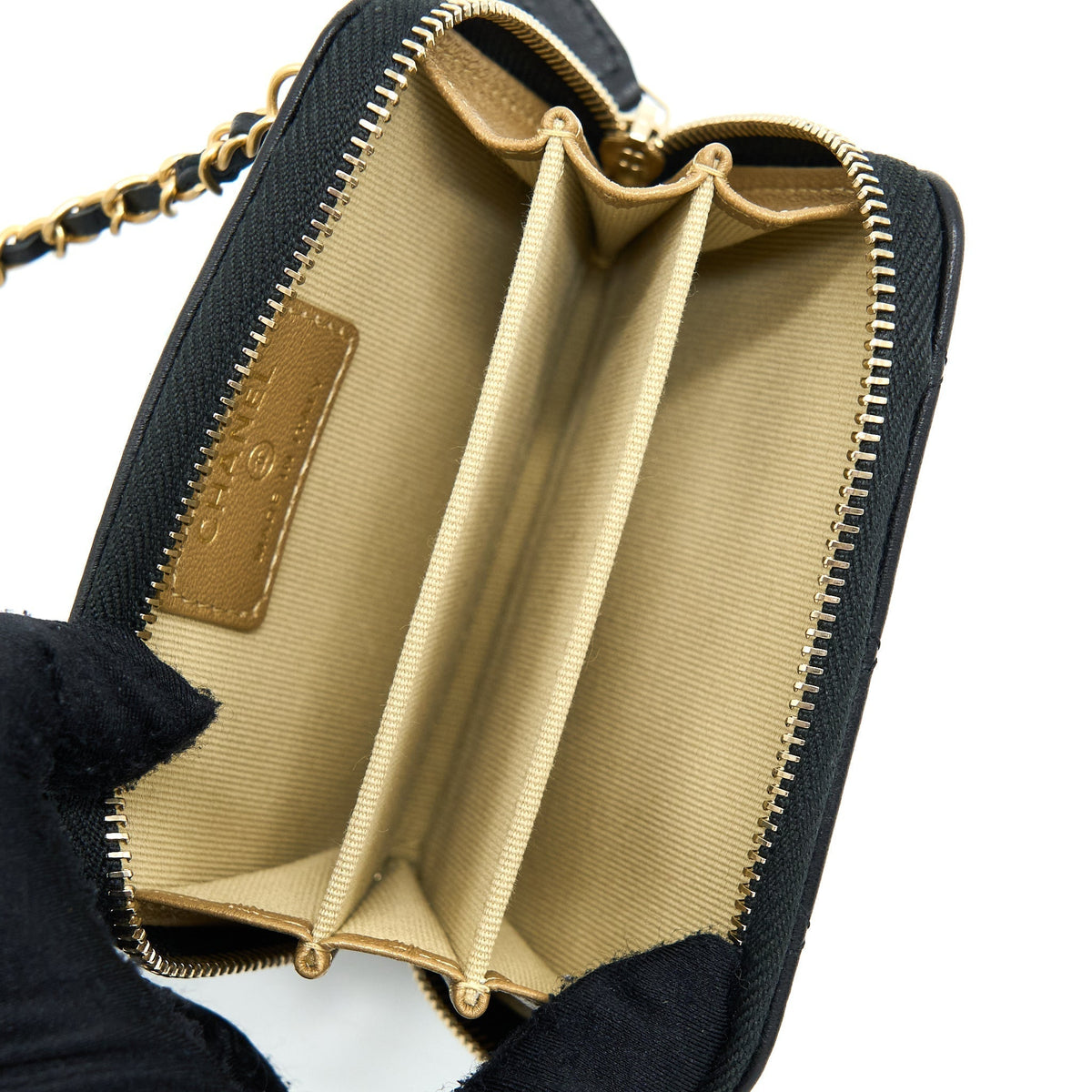 chanel-22c-pearl-crush-card-holder-with-chain-black-ghw