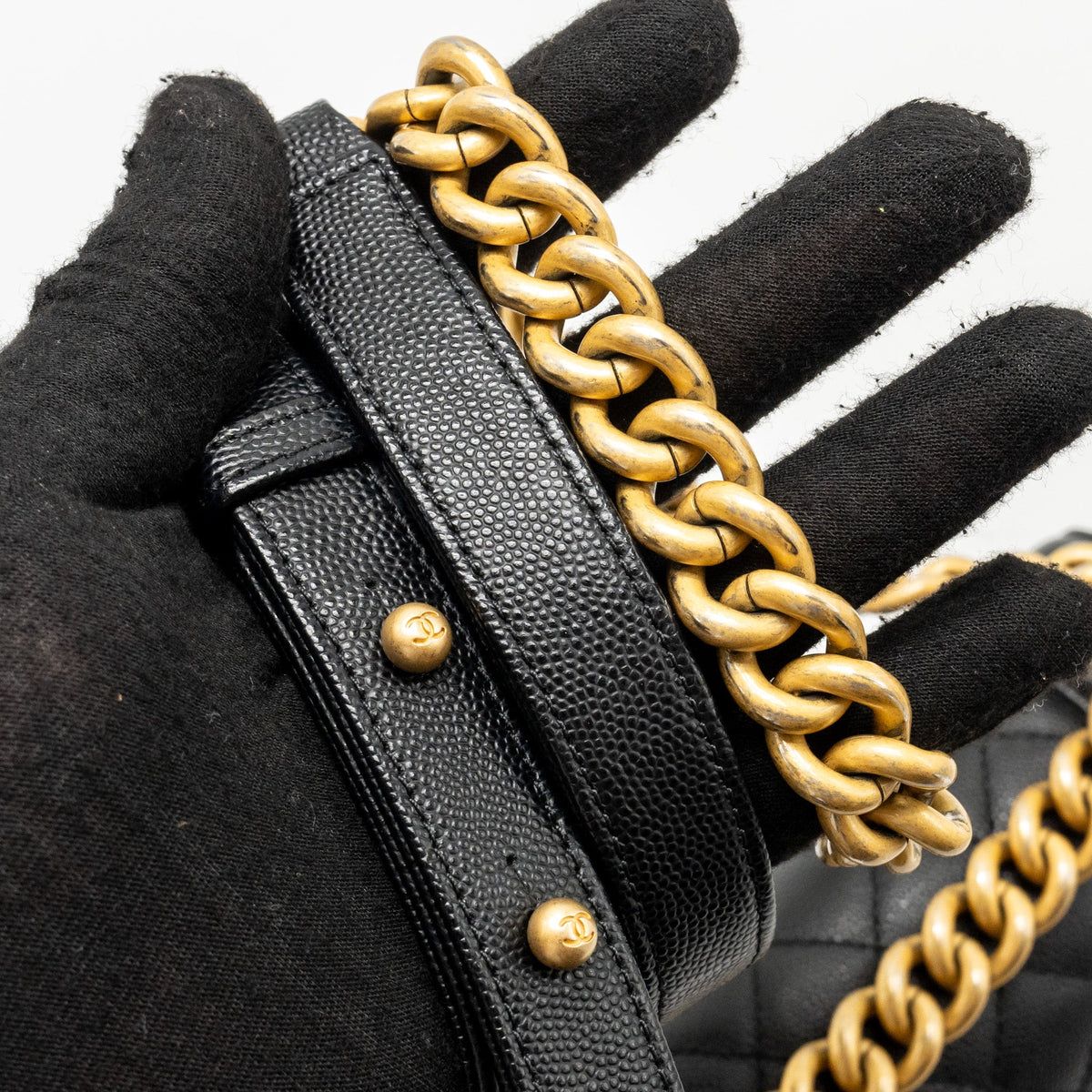 chanel-medium-boy-bag-caviar-black-ghw-copy
