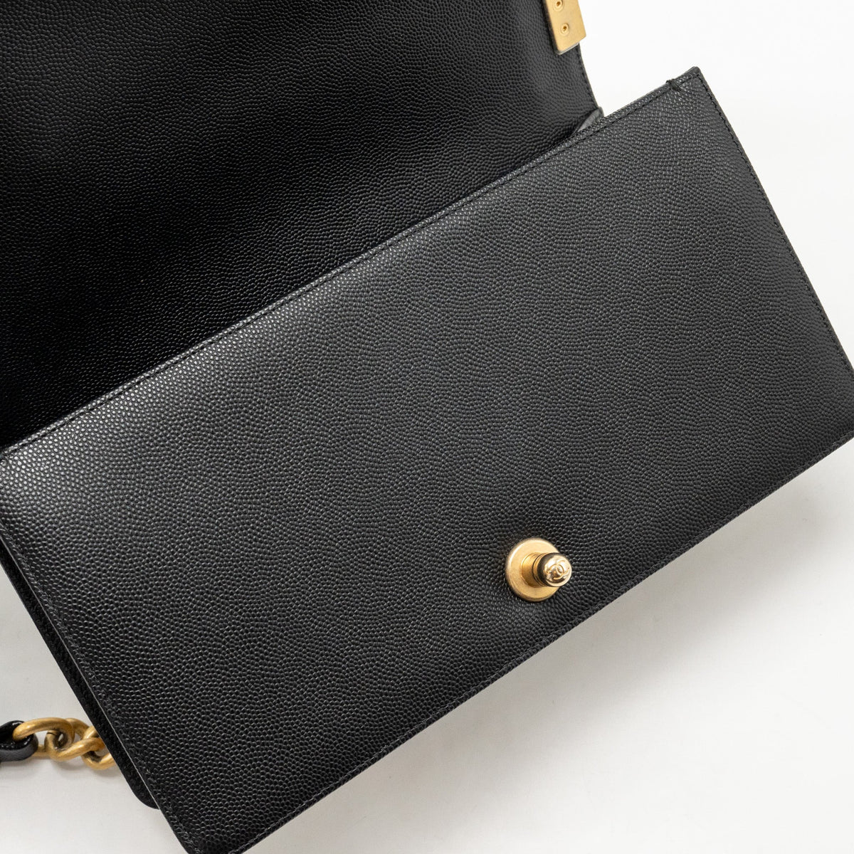 chanel-medium-boy-bag-caviar-black-ghw-copy
