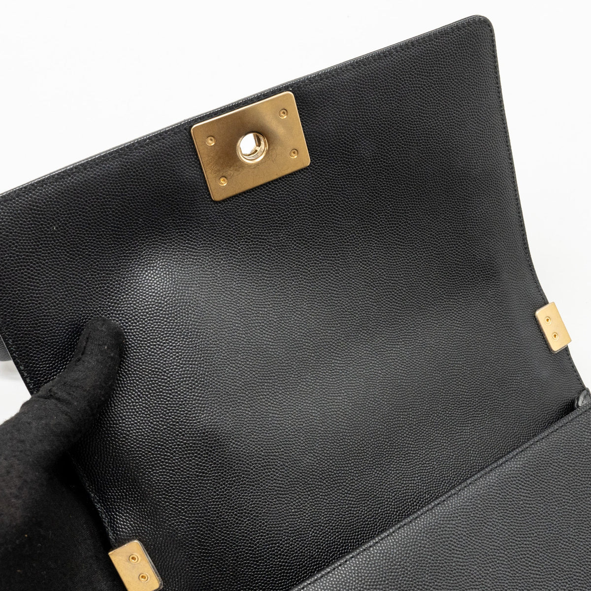 chanel-medium-boy-bag-caviar-black-ghw-copy