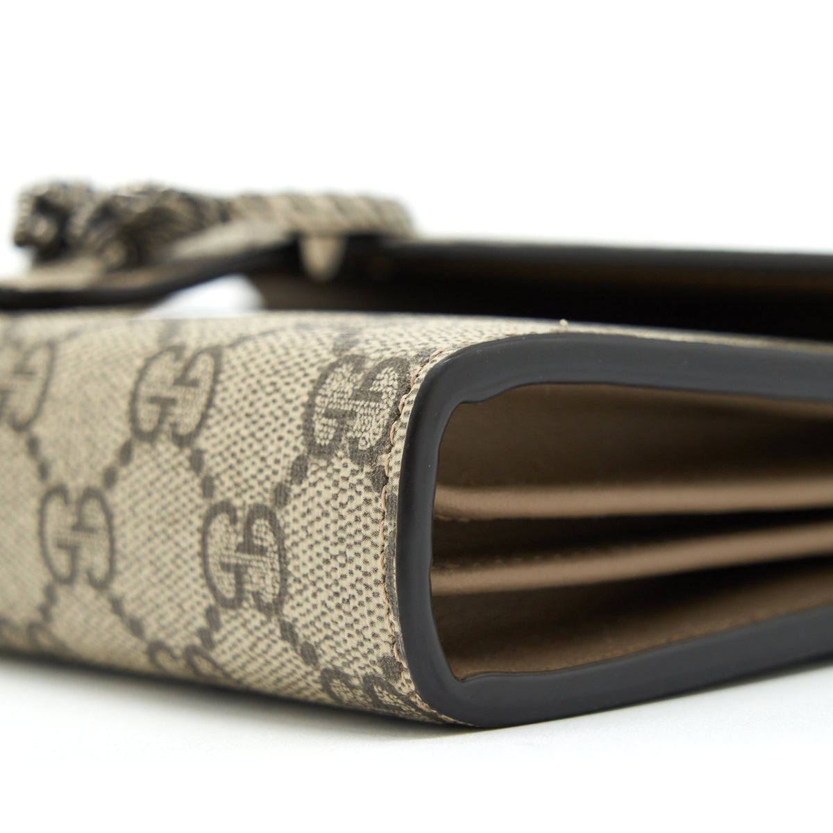 gucci-dionysus-gg-supreme-chain-wallet-beige-shw