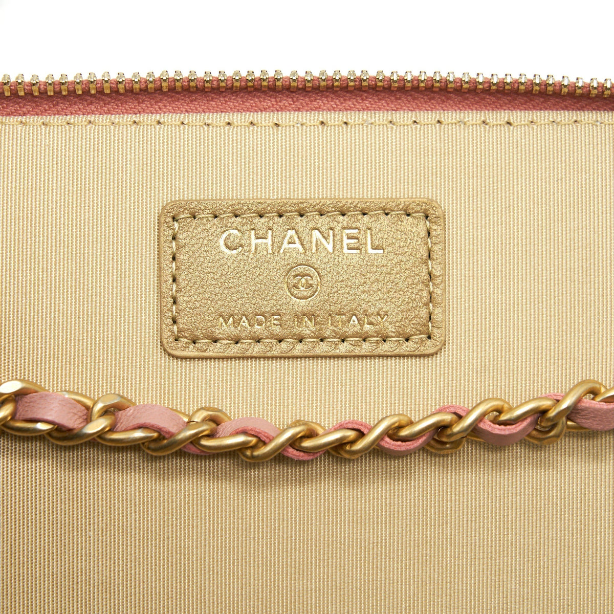 chanel-21b-pearl-crush-rectangular-vanity-with-chain-dark-pink