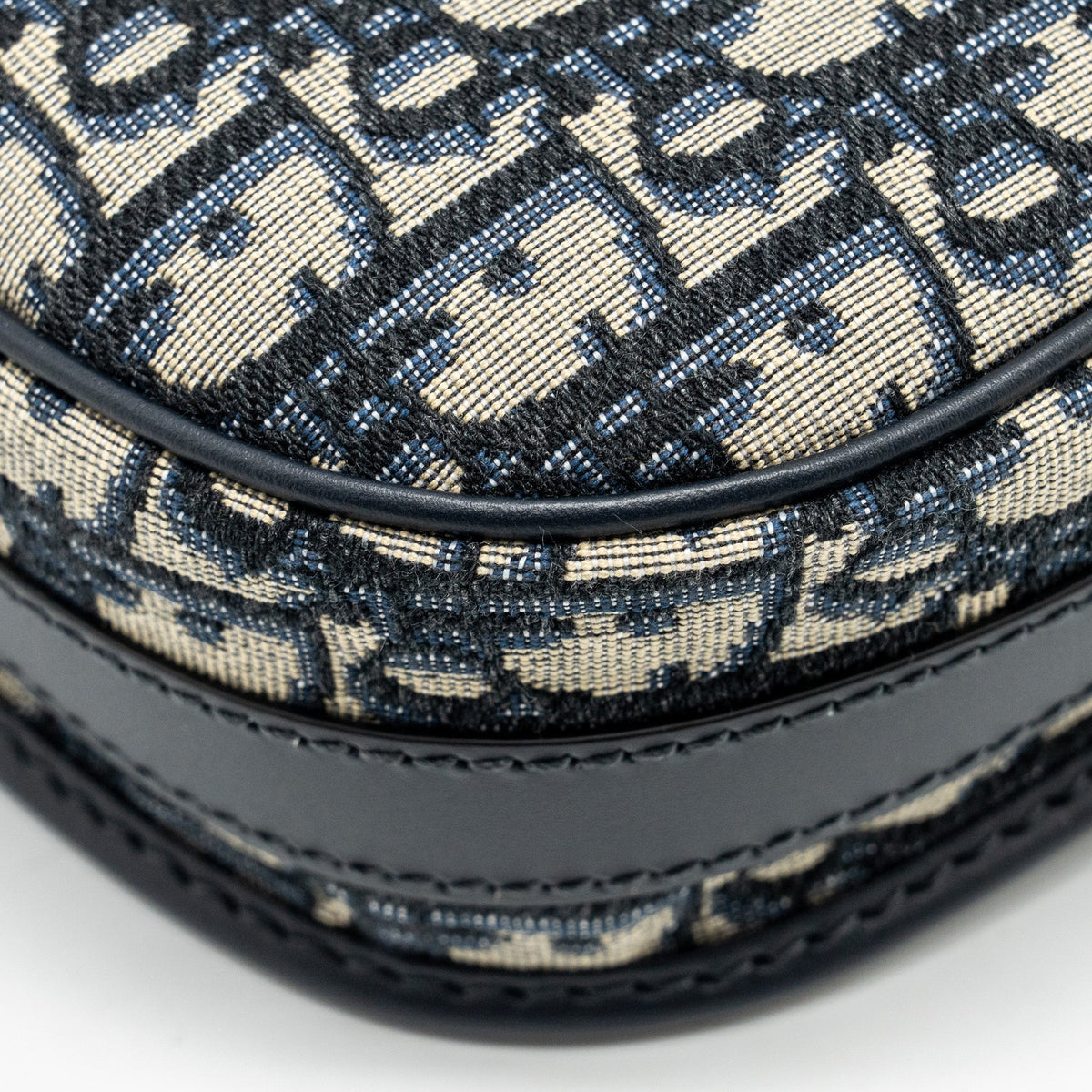 dior-medium-bobby-bag-blue-dior-oblique-jacquard-ghw-1