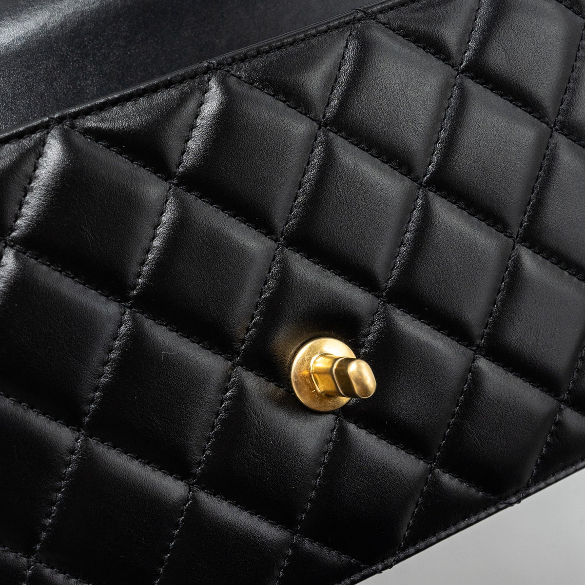 chanel-24c-gold-crush-flap-bag-calfskin-black-ghw-microchip