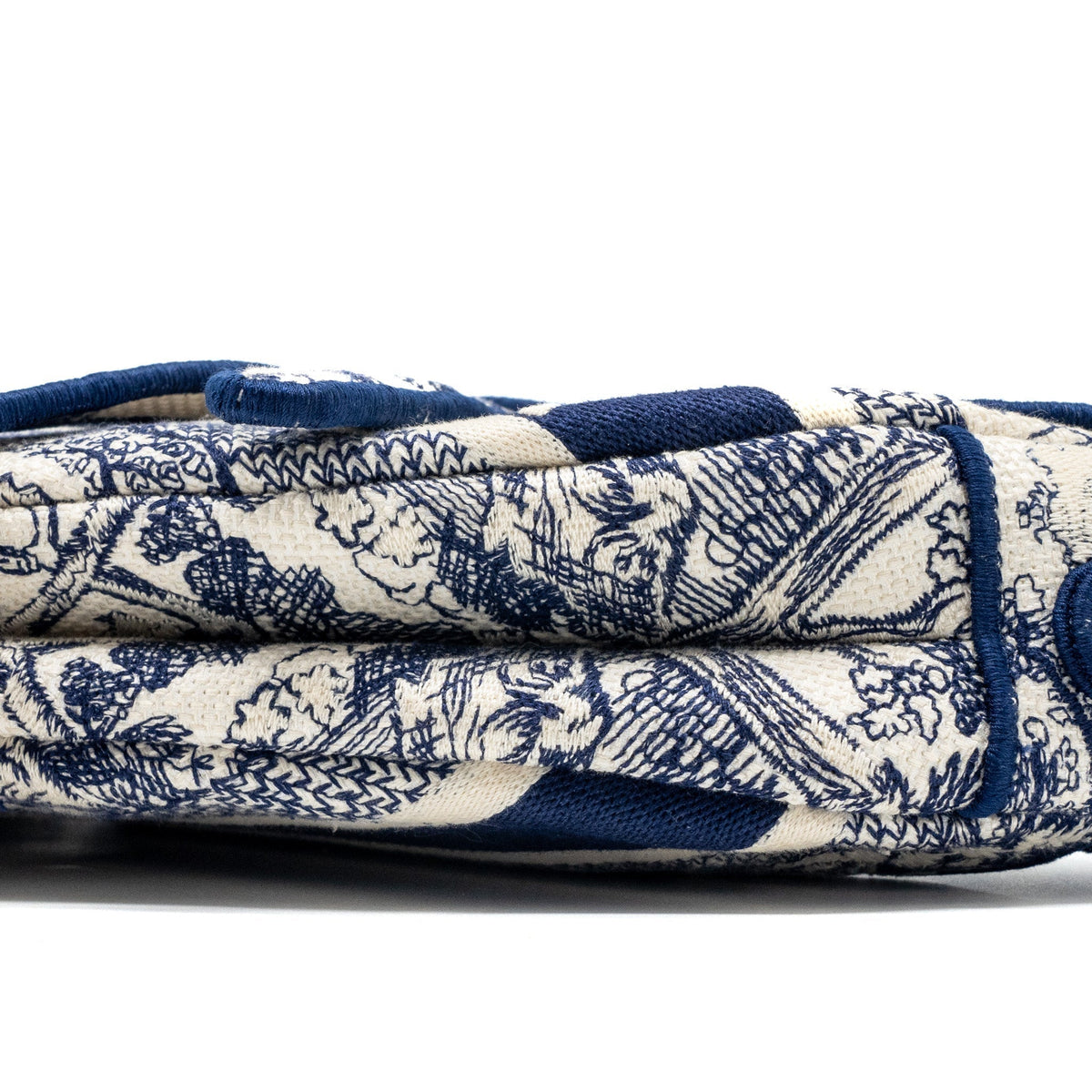 dior-medium-saddle-bag-toile-de-jouy-blue-ghw