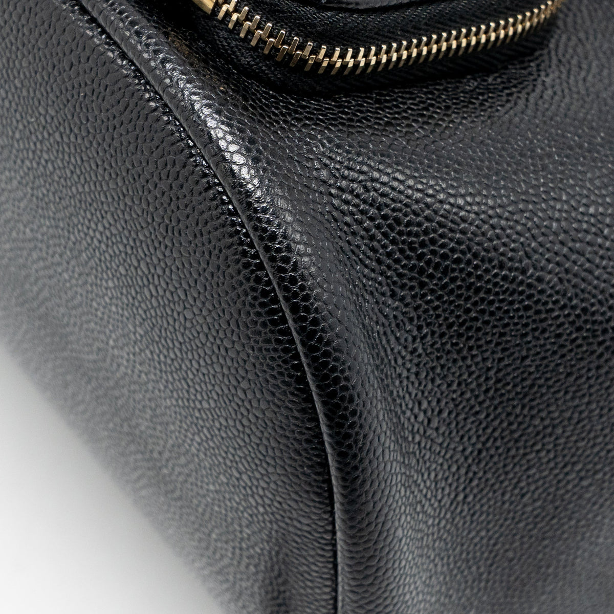 chanel-affinity-backpack-caviar-black-lghwmicrochip