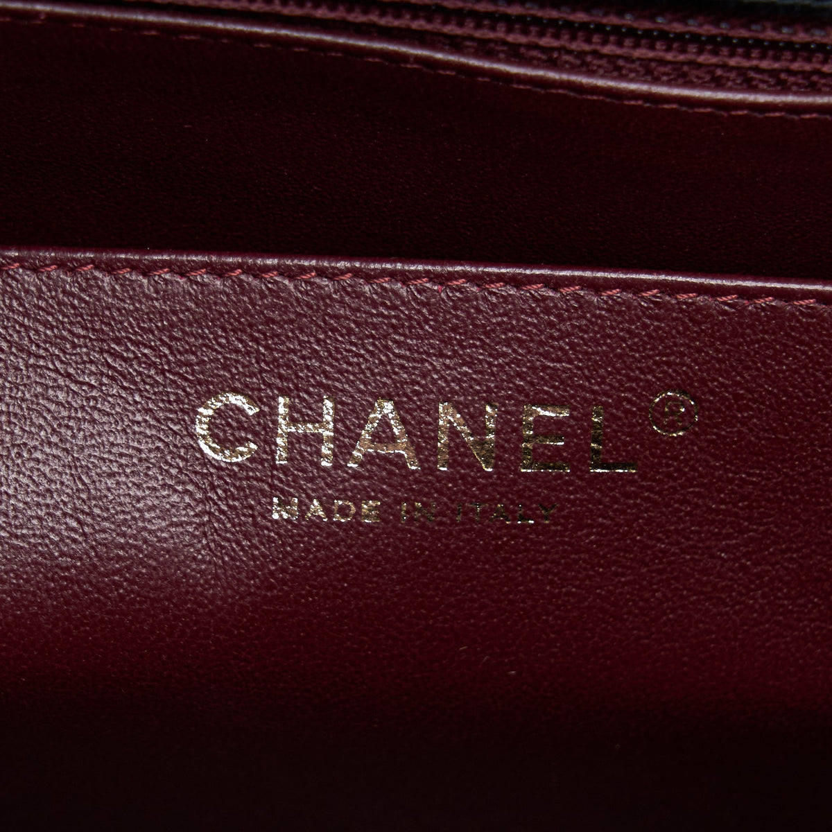 chanel-maxi-classic-flap-bag-lambskin-black-ghw