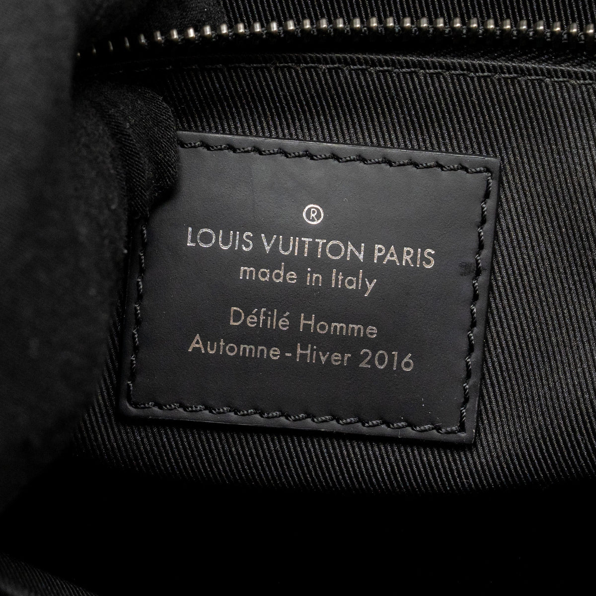 louis-vuitton-messenger-voyager-pm-monogram-canvas-black-shw