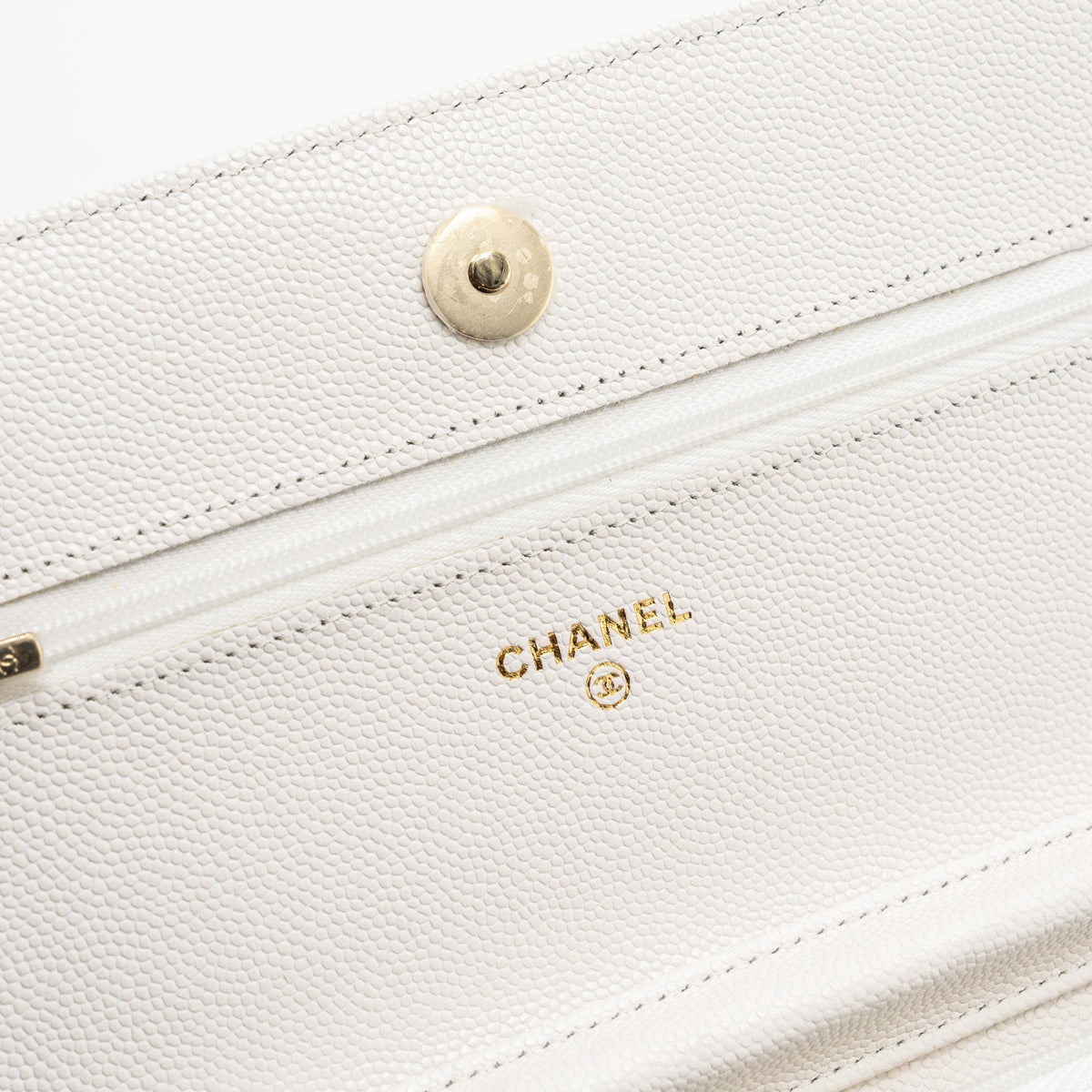 chanel-classic-wallet-on-chain-caviar-white-lghw-microchip-3