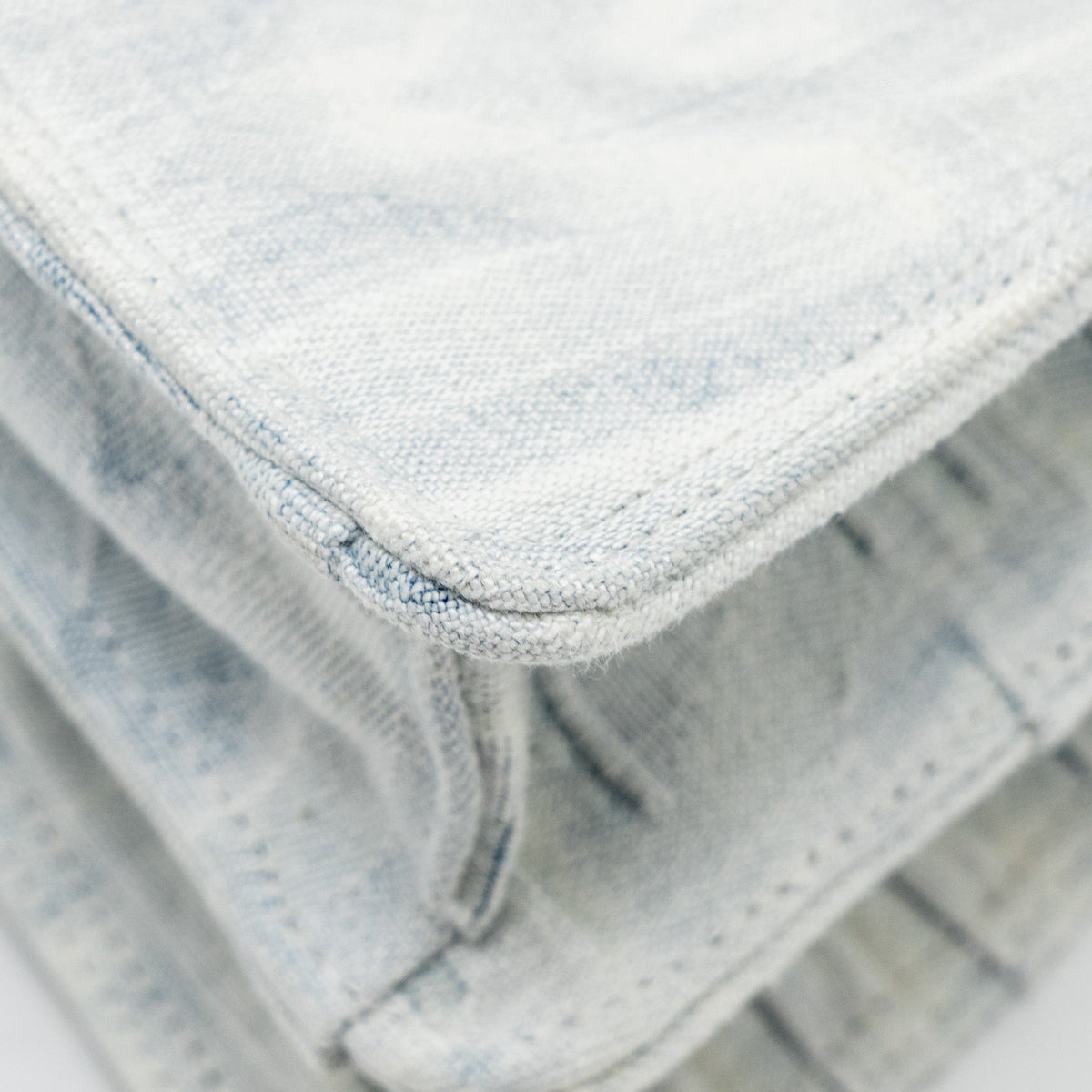 fendi-medium-peekaboo-iseeu-white-denim-shw