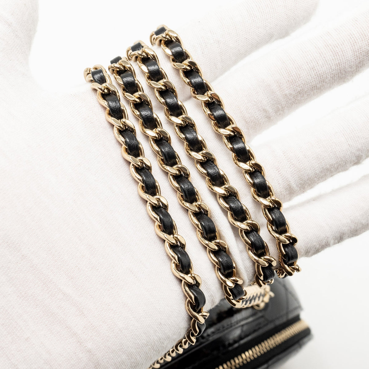 chanel-22b-top-handle-mini-round-vanity-case-with-chain-shiny-leather-black-lghw-microchip