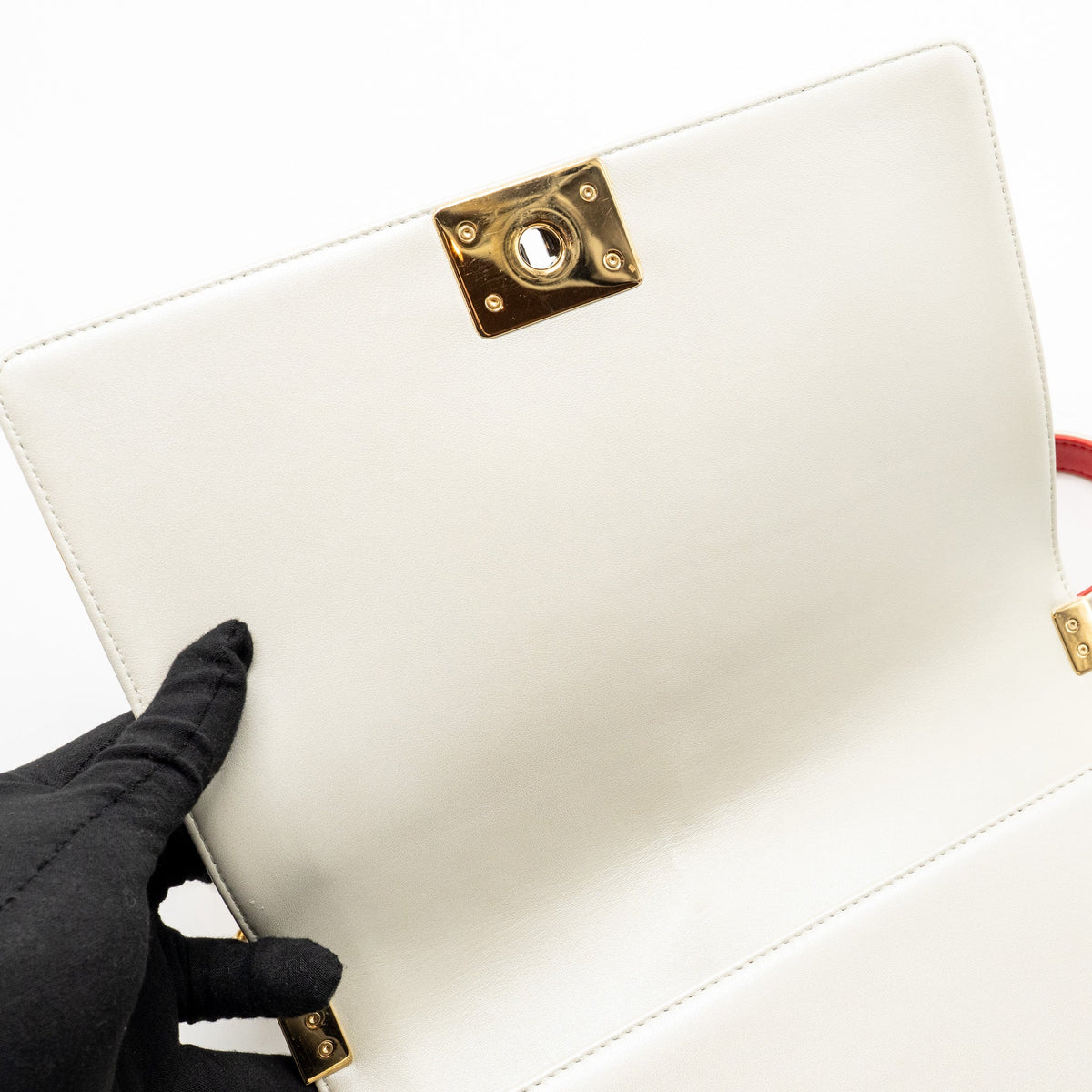 chanel-boy-bag-white
