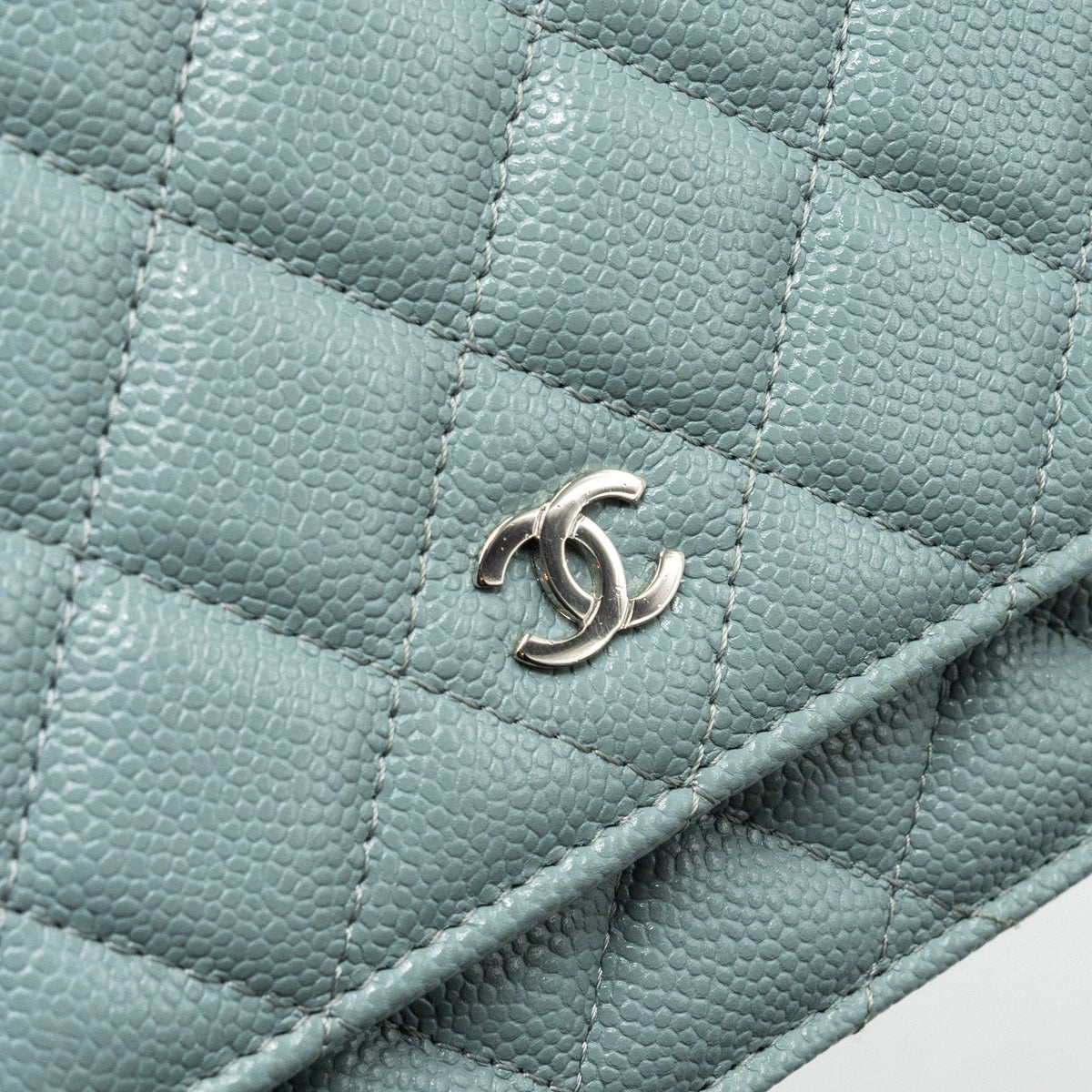 chanel-classic-wallet-on-chain-caviar-light-blue-shw-copy