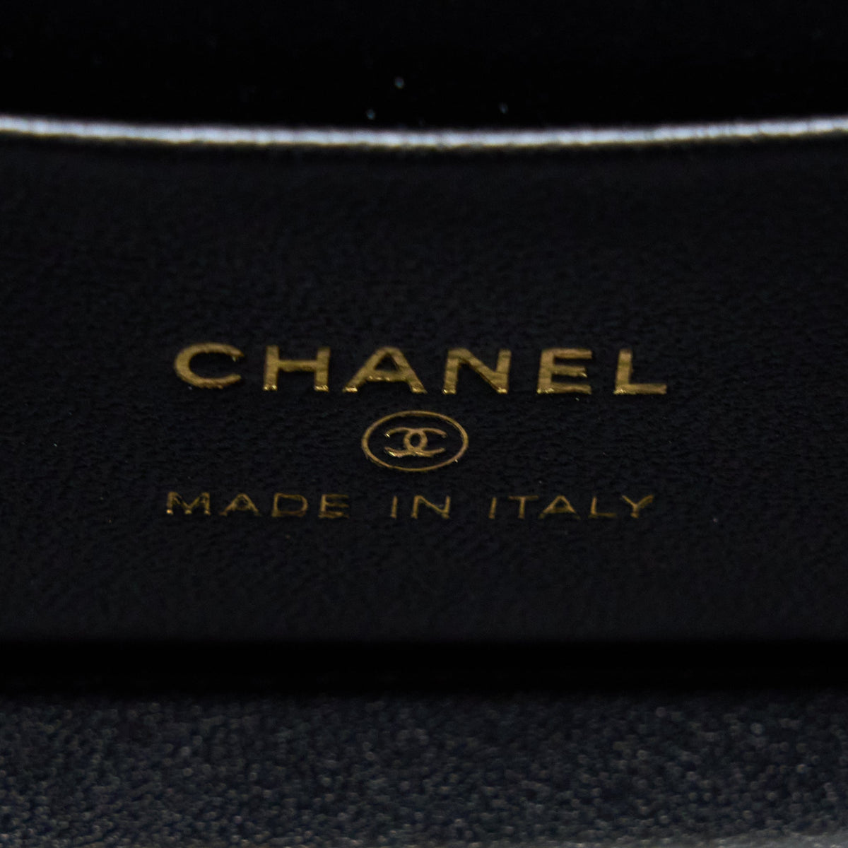 chanel-22k-gold-pillar-adjustable-chain-long-vanity-lambskin-black-ghw-microchip